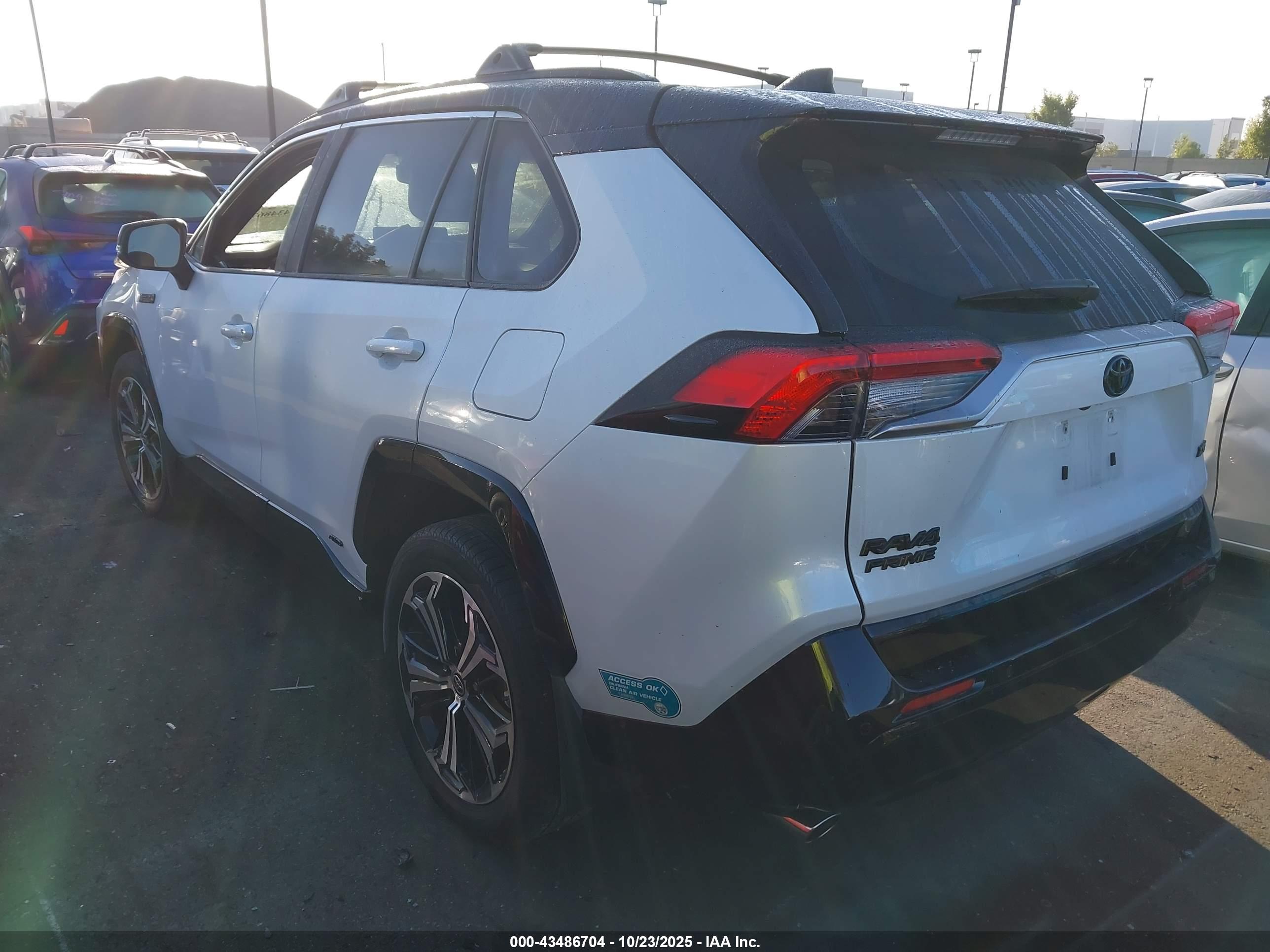 TOYOTA RAV4 image 3