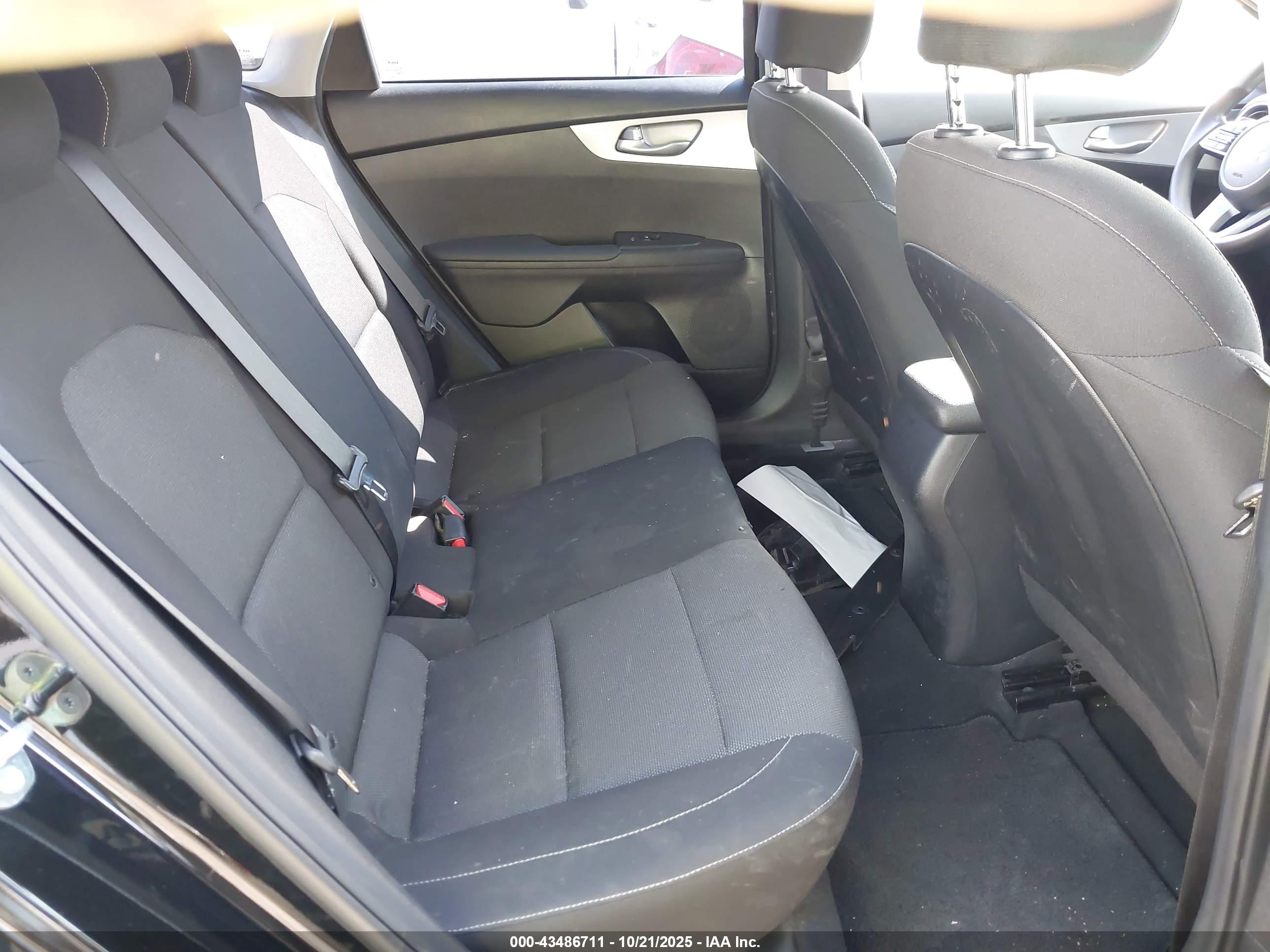 KIA FORTE image 8