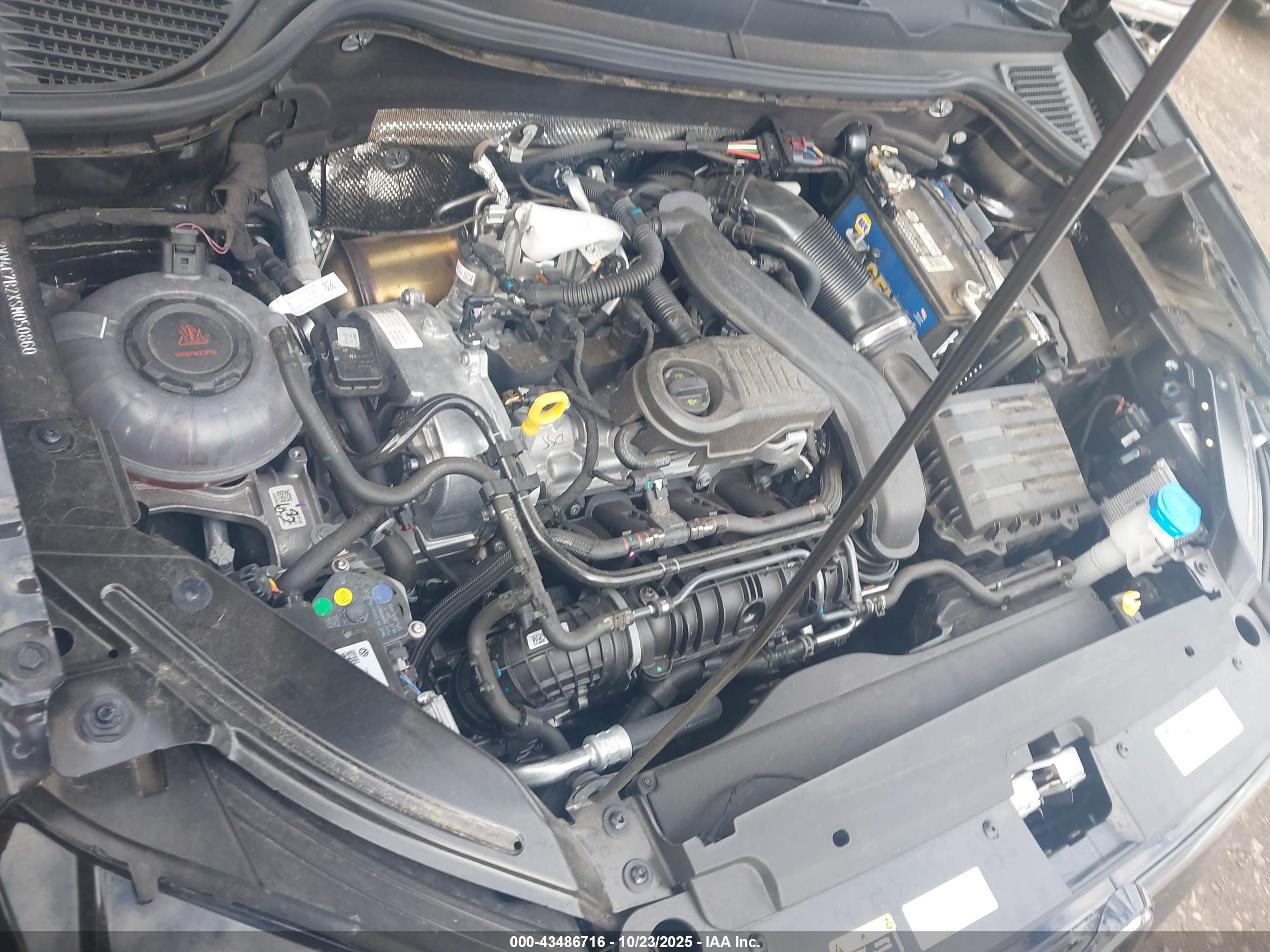 VOLKSWAGEN TAOS image 10