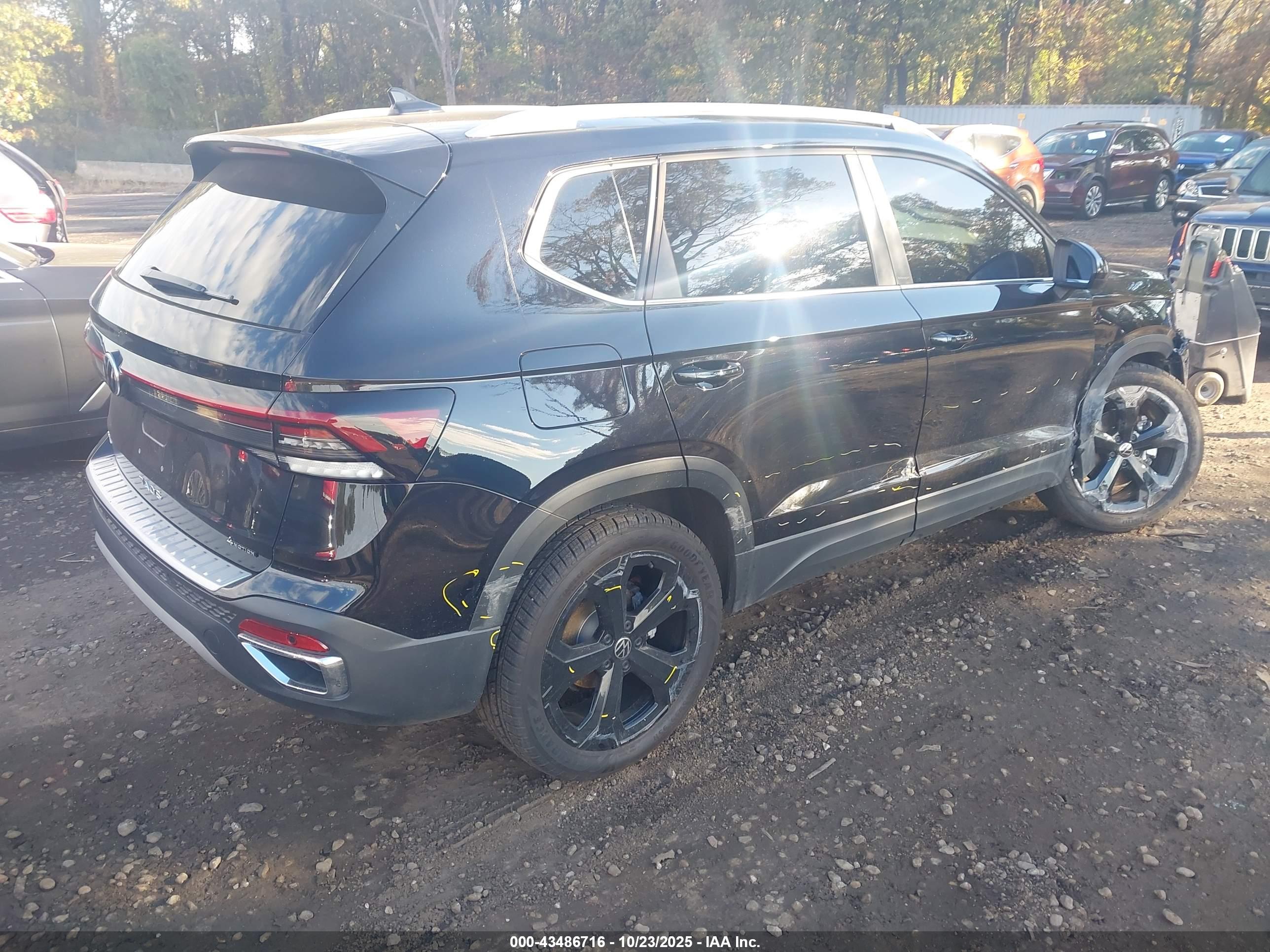 VOLKSWAGEN TAOS image 4