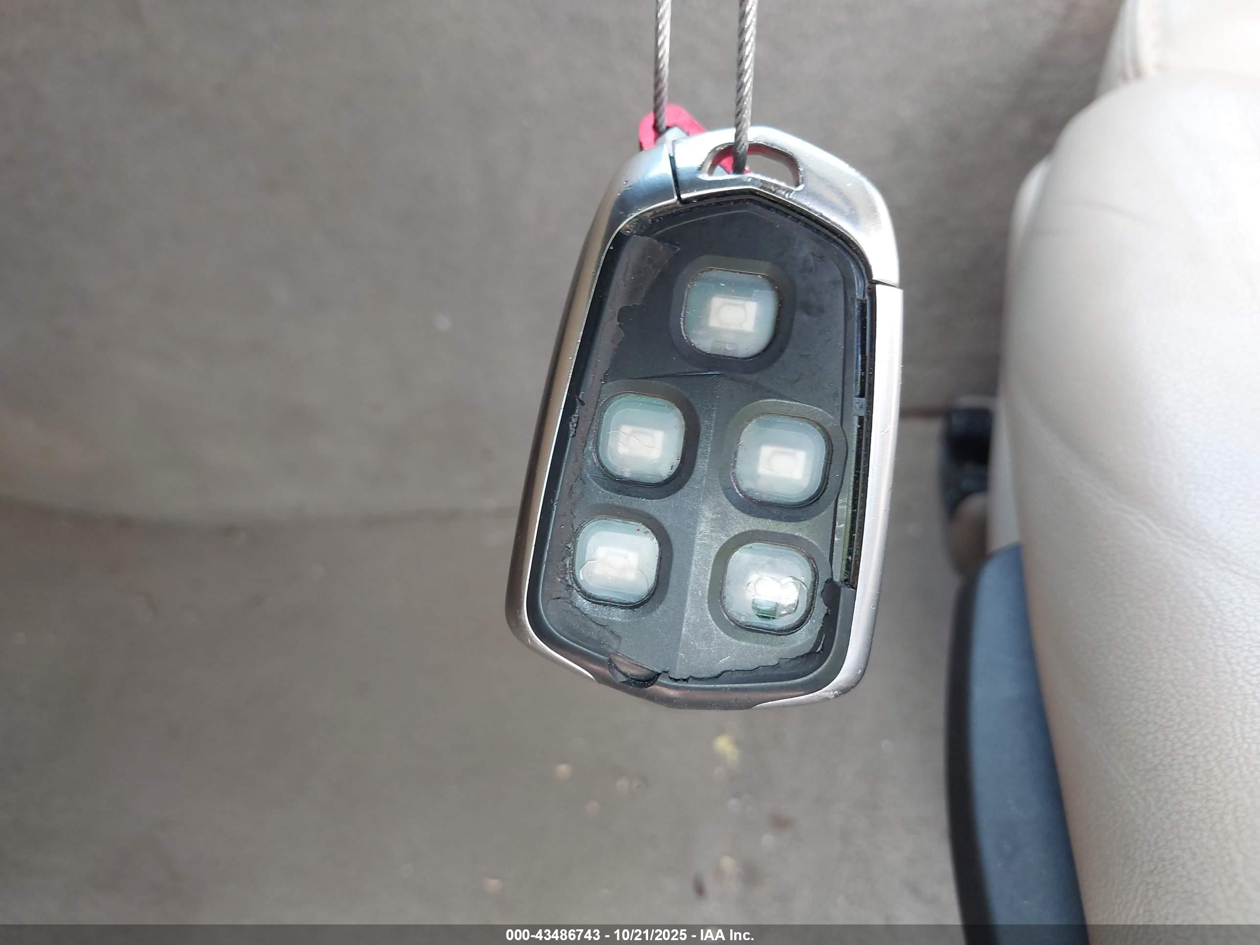 CADILLAC SRX image 11