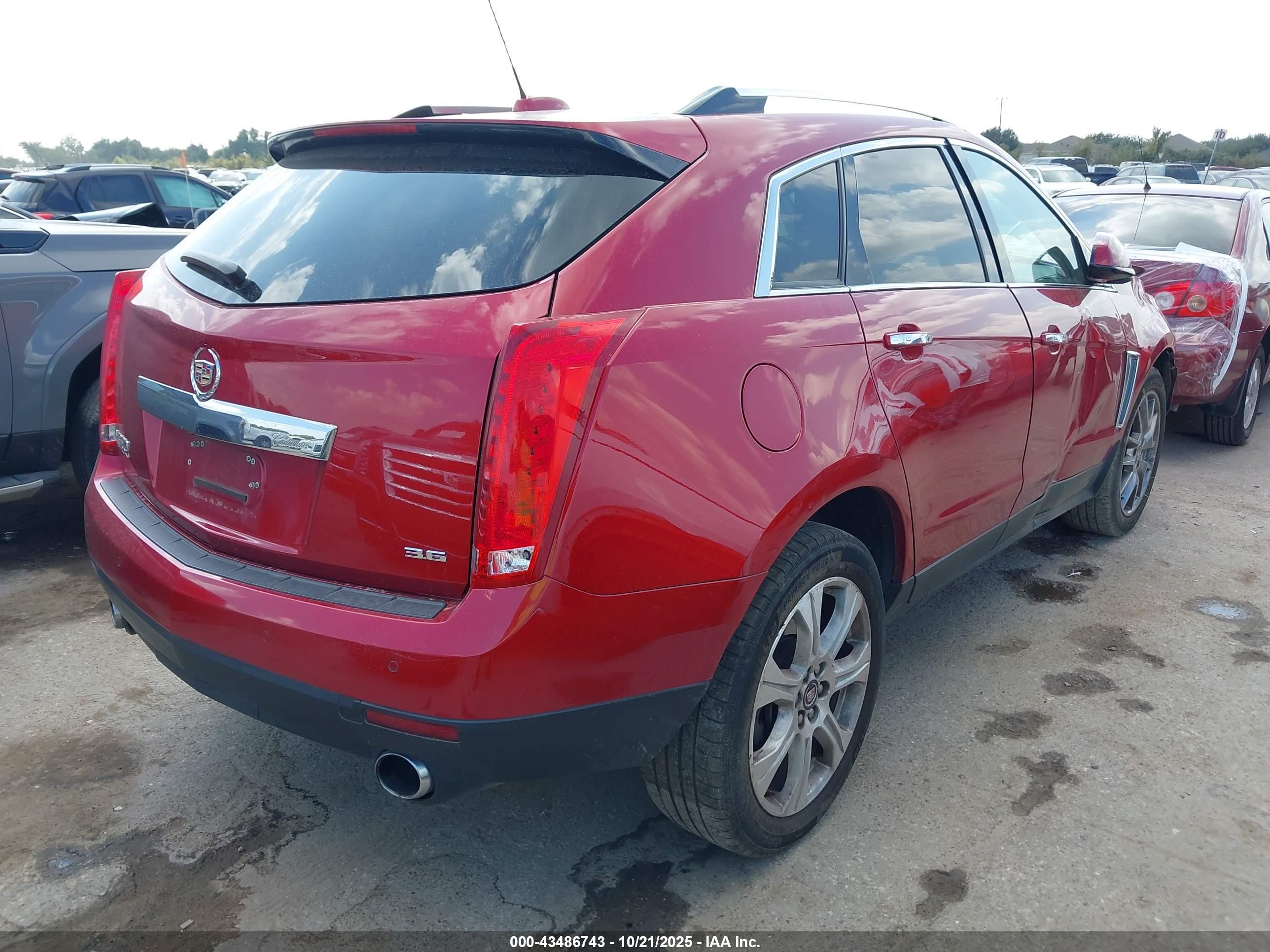 CADILLAC SRX image 4