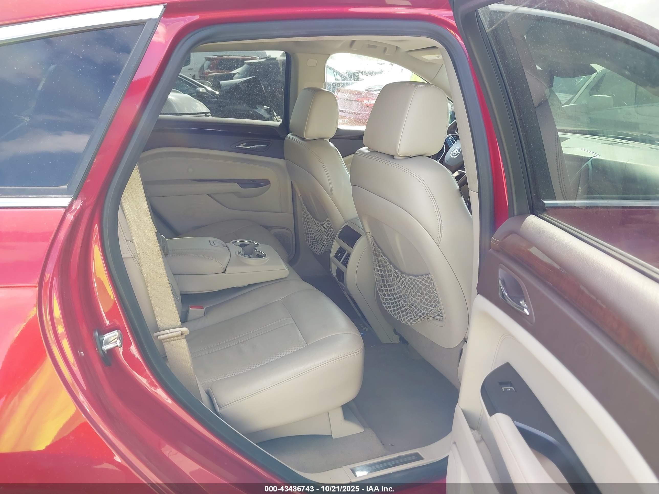CADILLAC SRX image 8