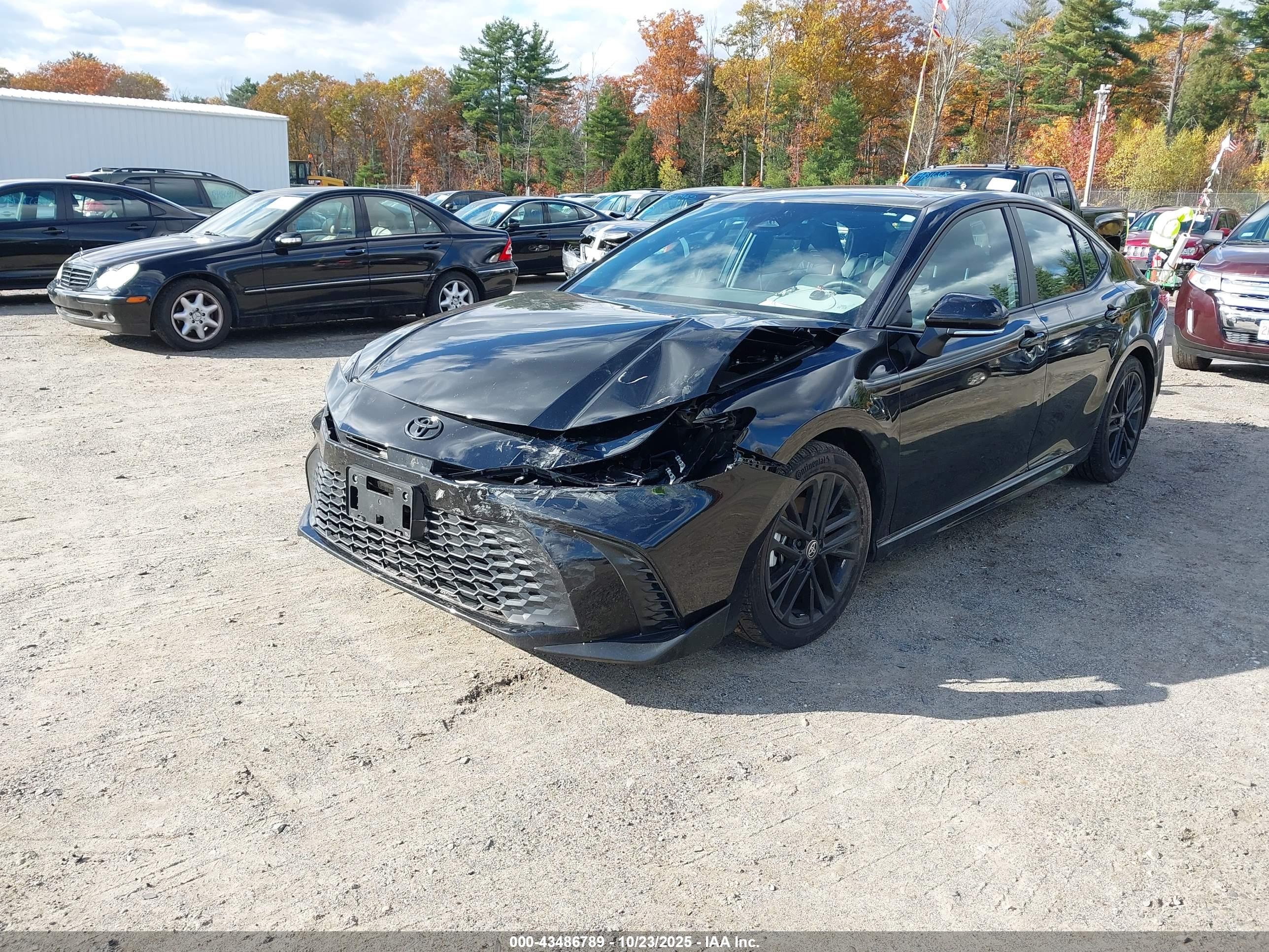TOYOTA CAMRY image 2