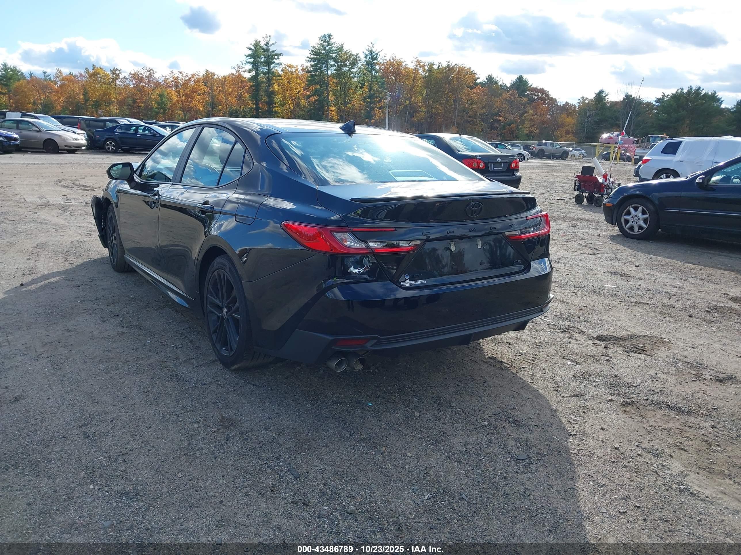 TOYOTA CAMRY image 3