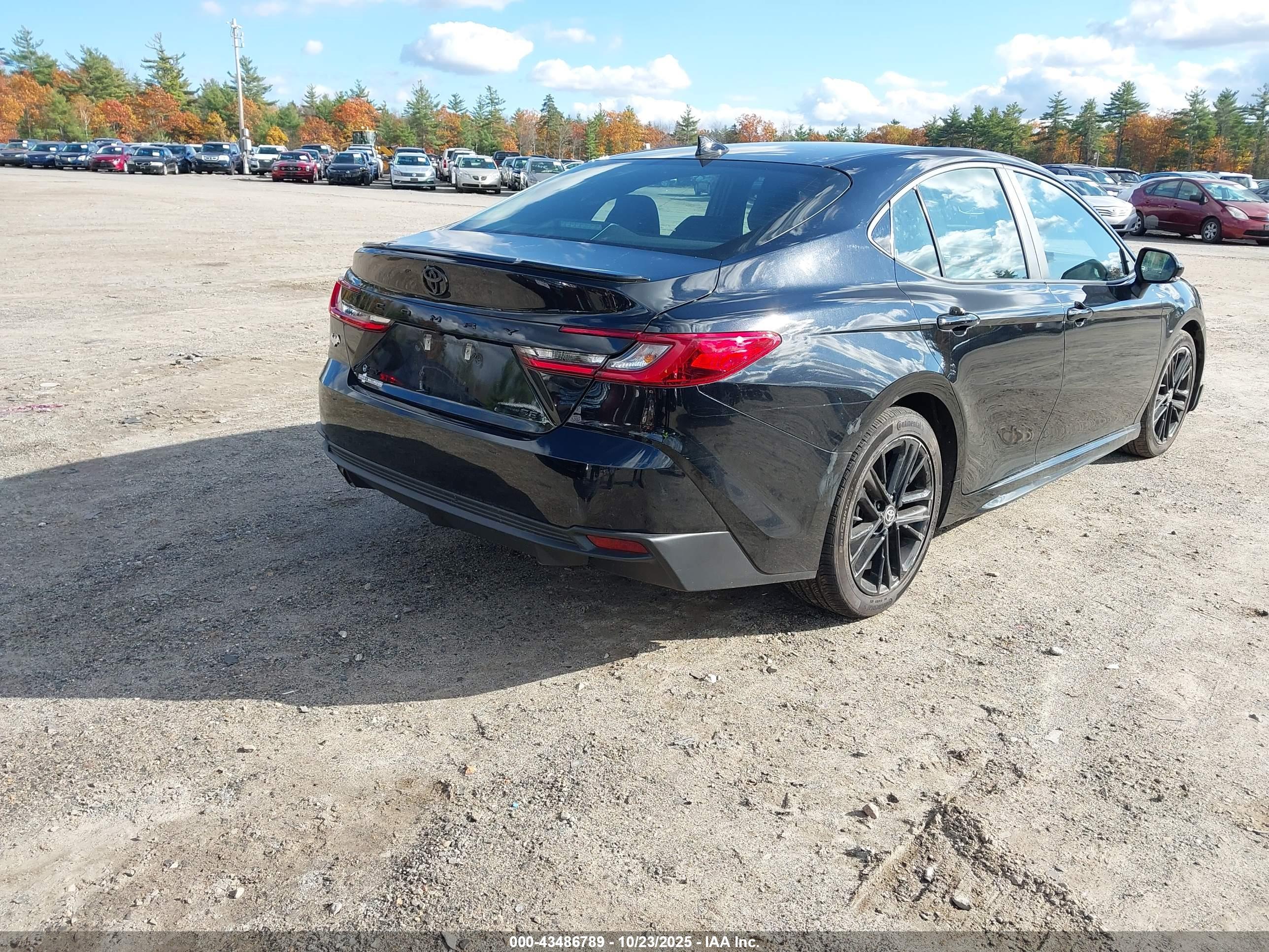 TOYOTA CAMRY image 4