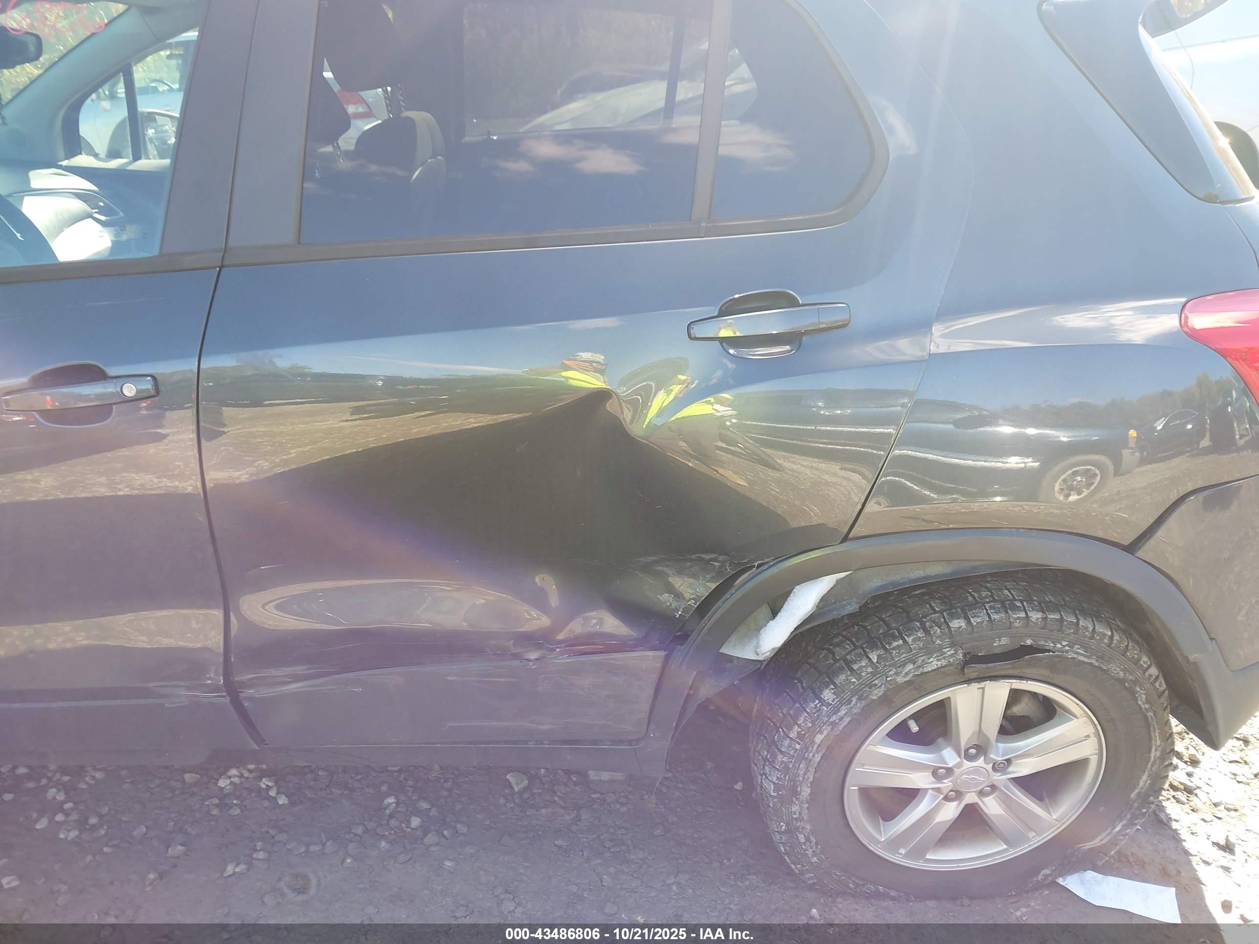 CHEVROLET TRAX image 6