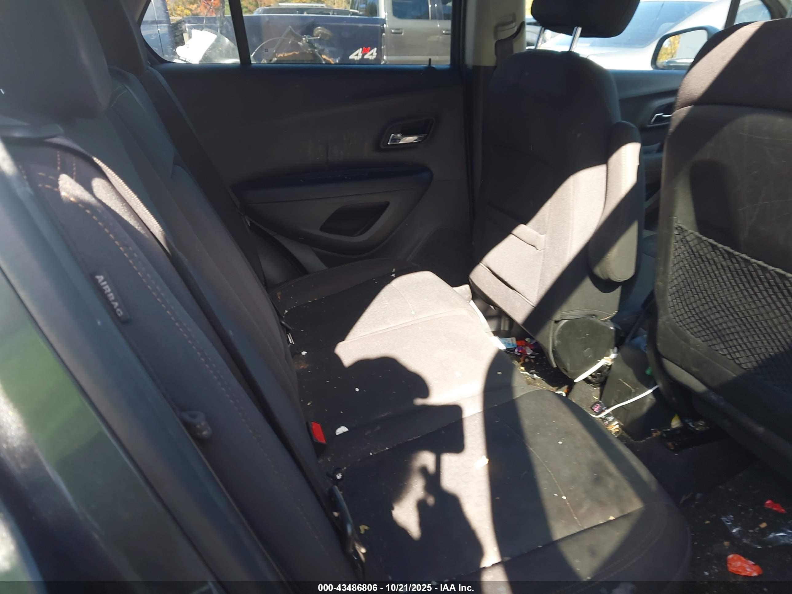 CHEVROLET TRAX image 8