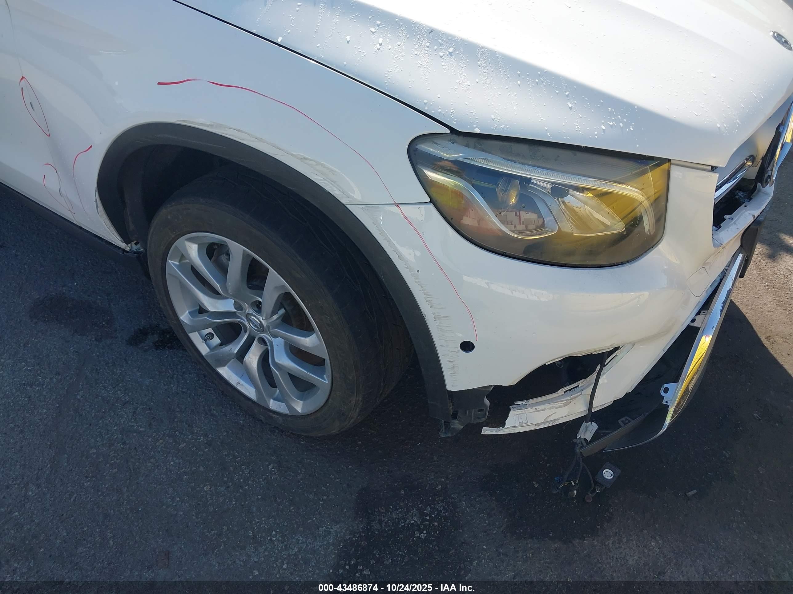 MERCEDES-BENZ GLC image 6