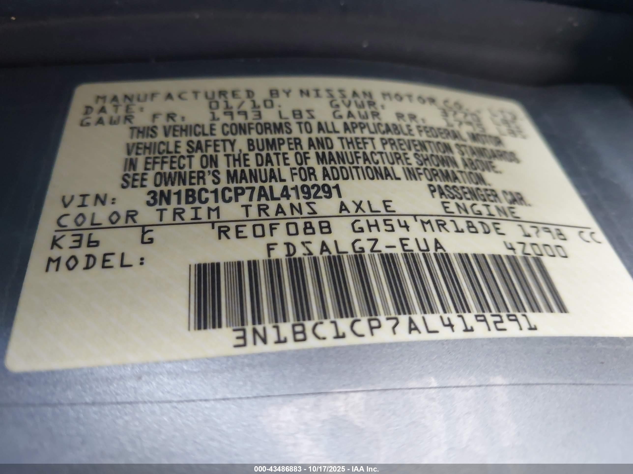 NISSAN VERSA image 9