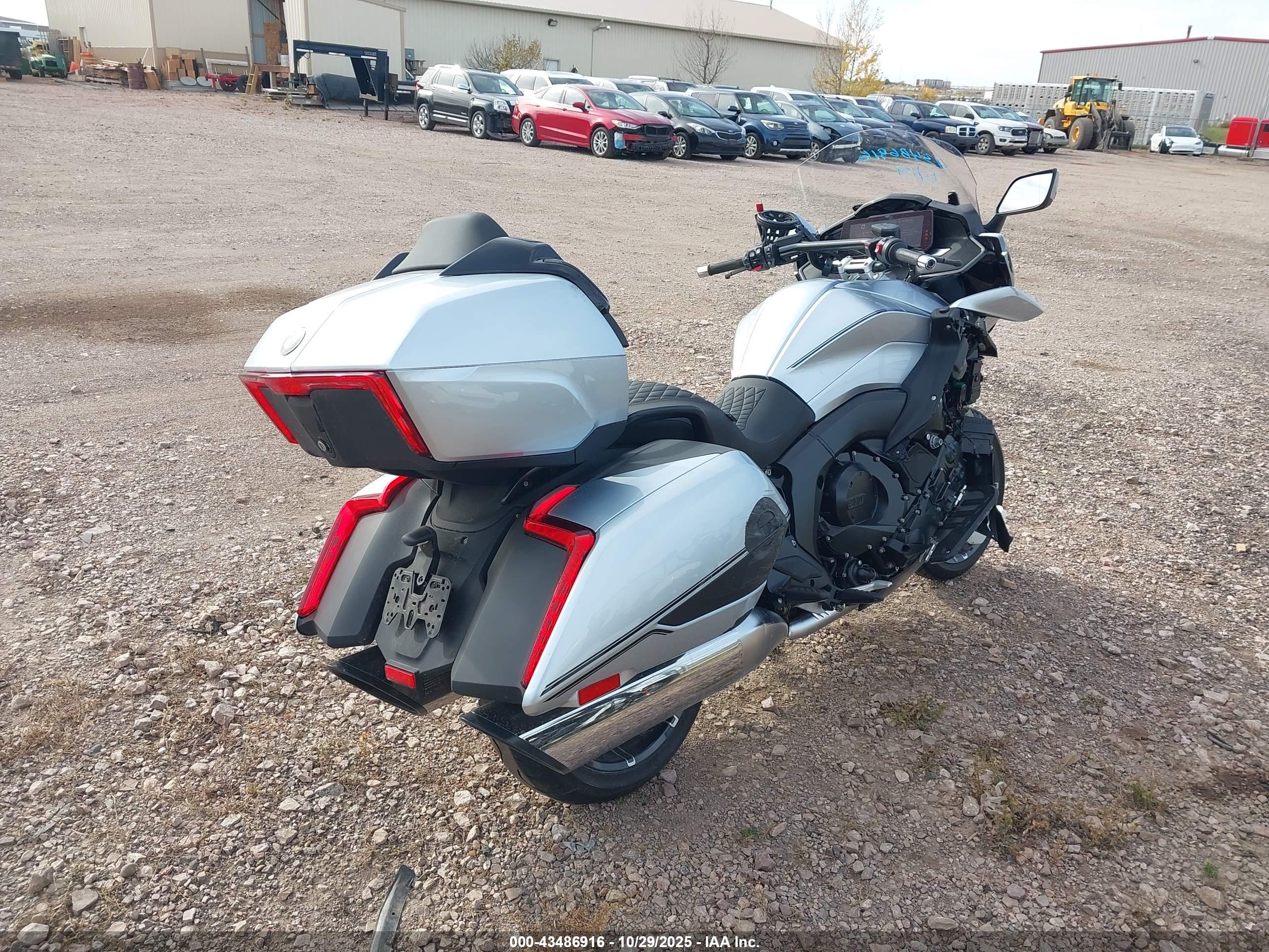 BMW K1600 image 4