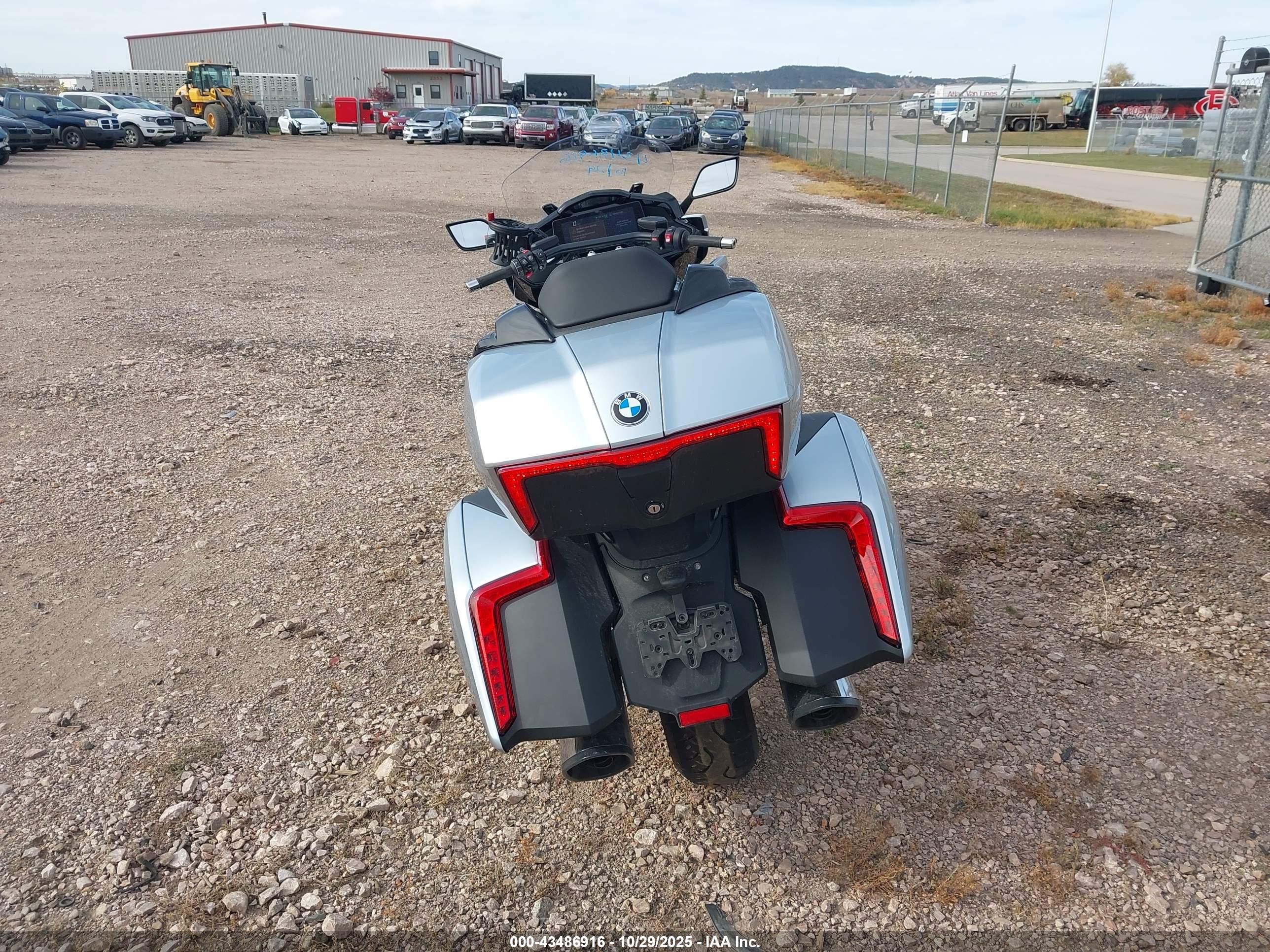 BMW K1600 image 6