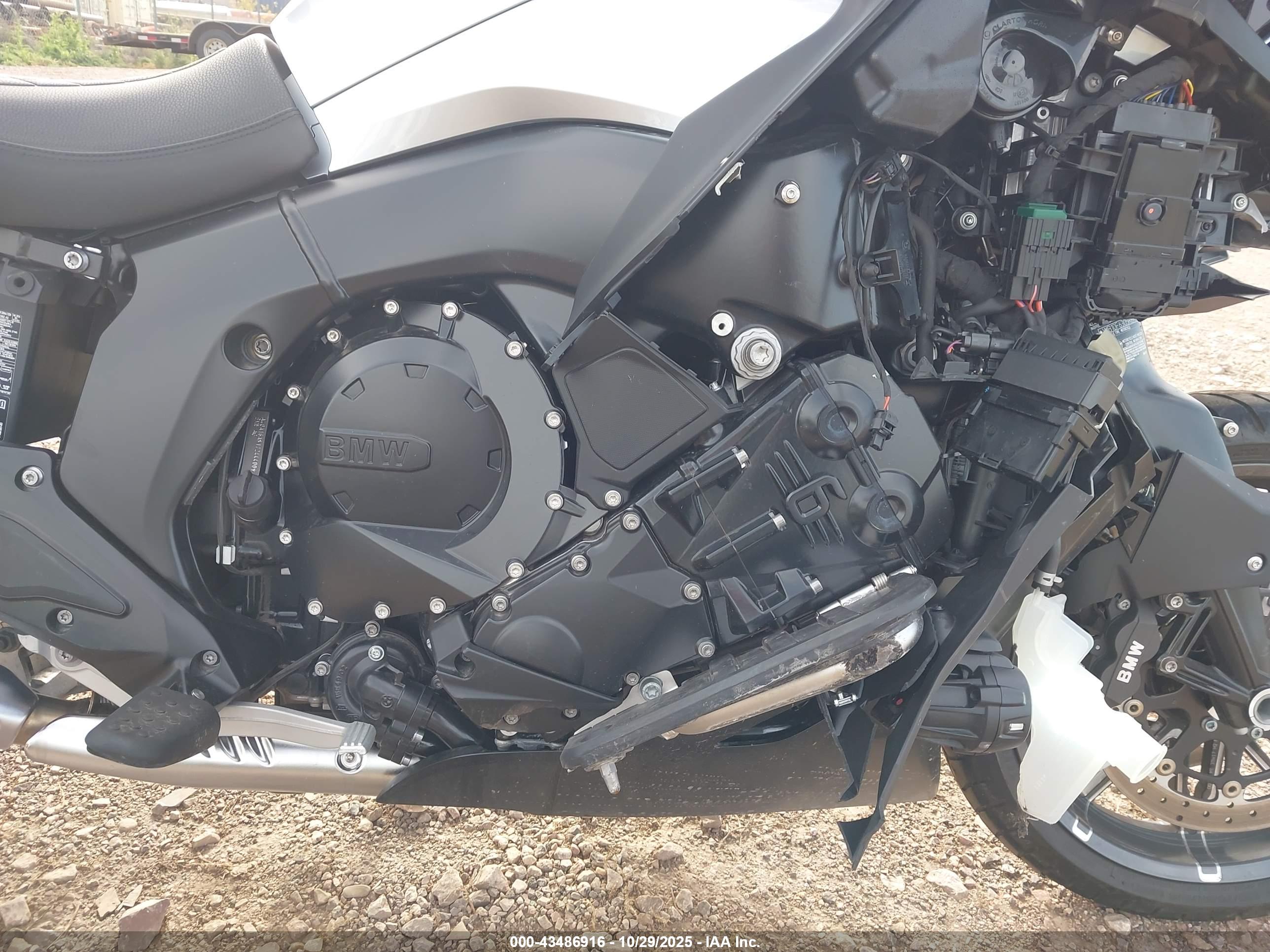 BMW K1600 image 8