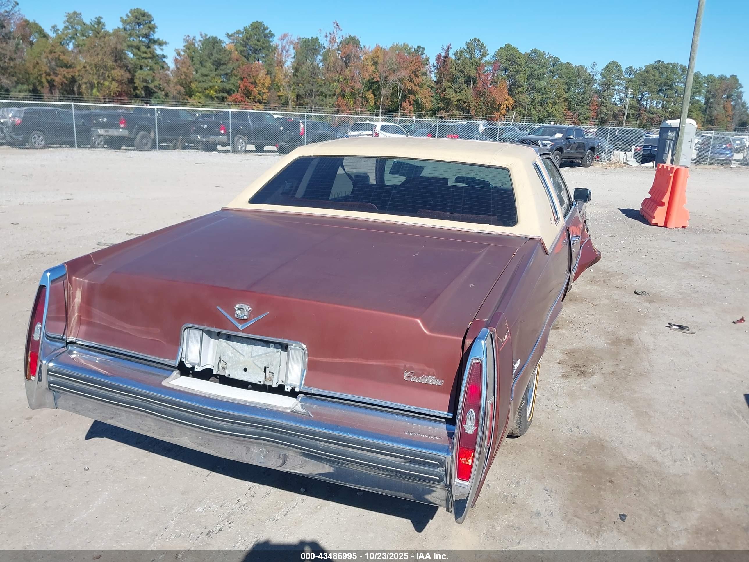 CADILLAC DEVILLE image 4
