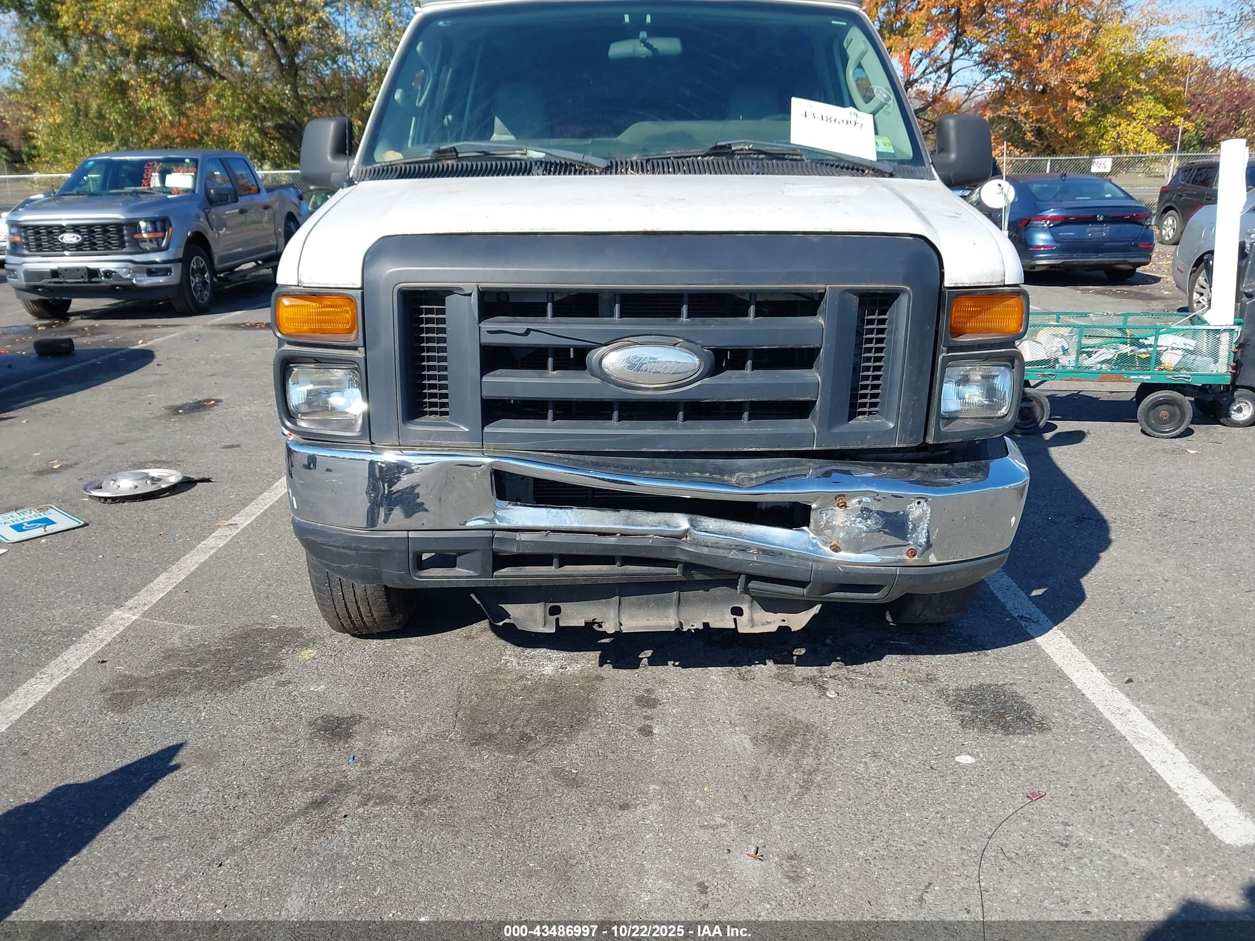 FORD E-350 image 6