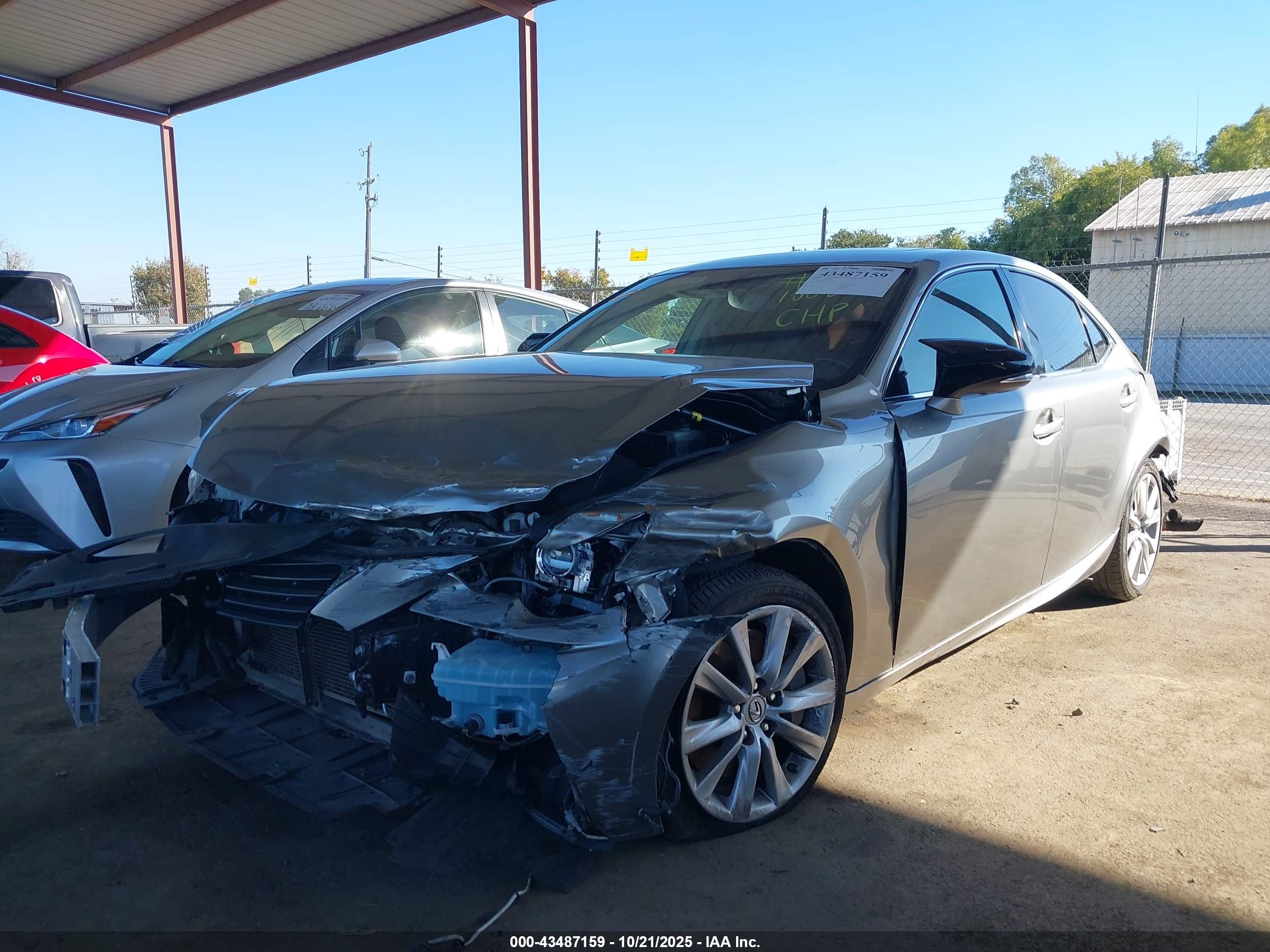LEXUS IS image 2