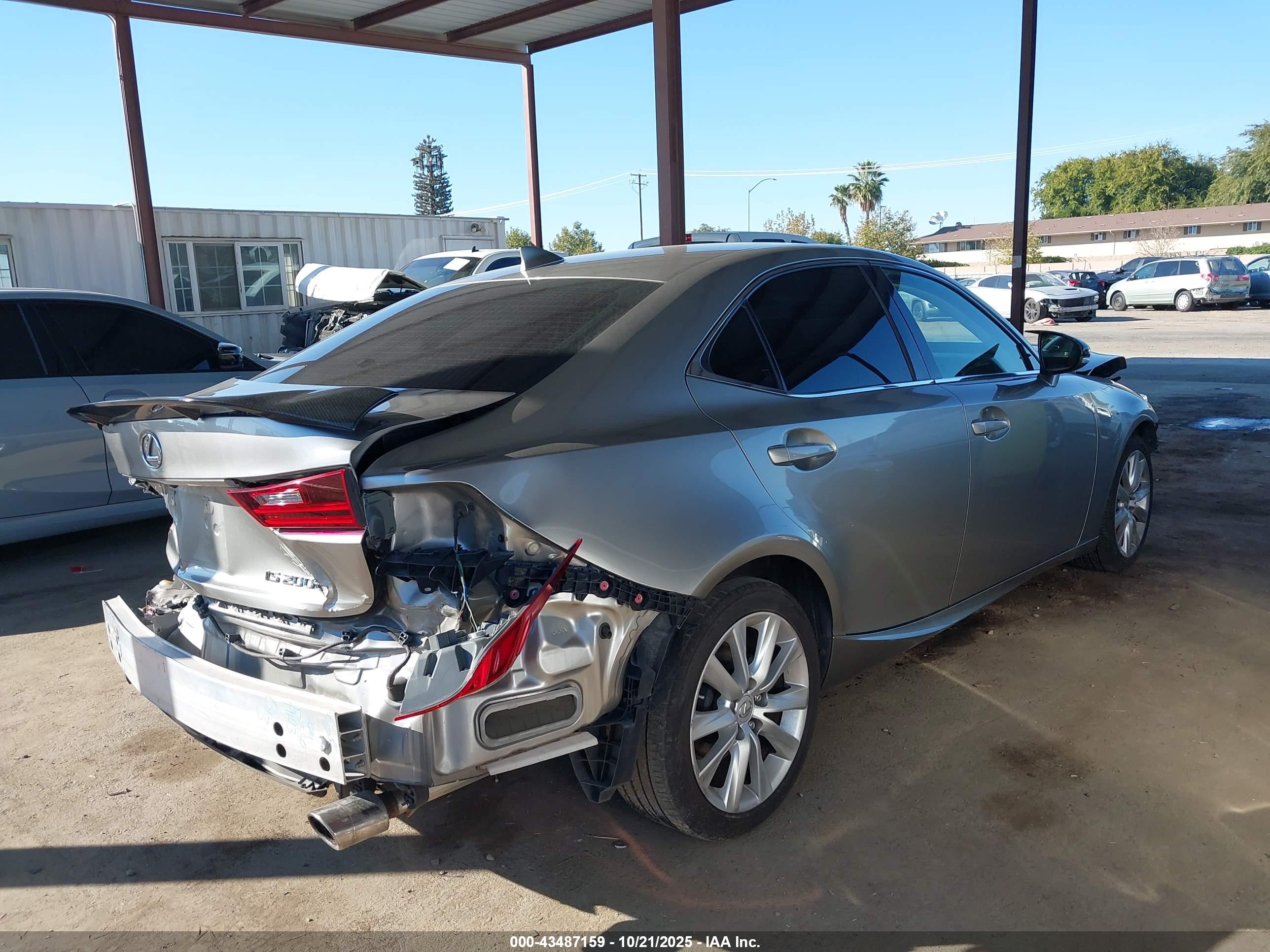 LEXUS IS image 4
