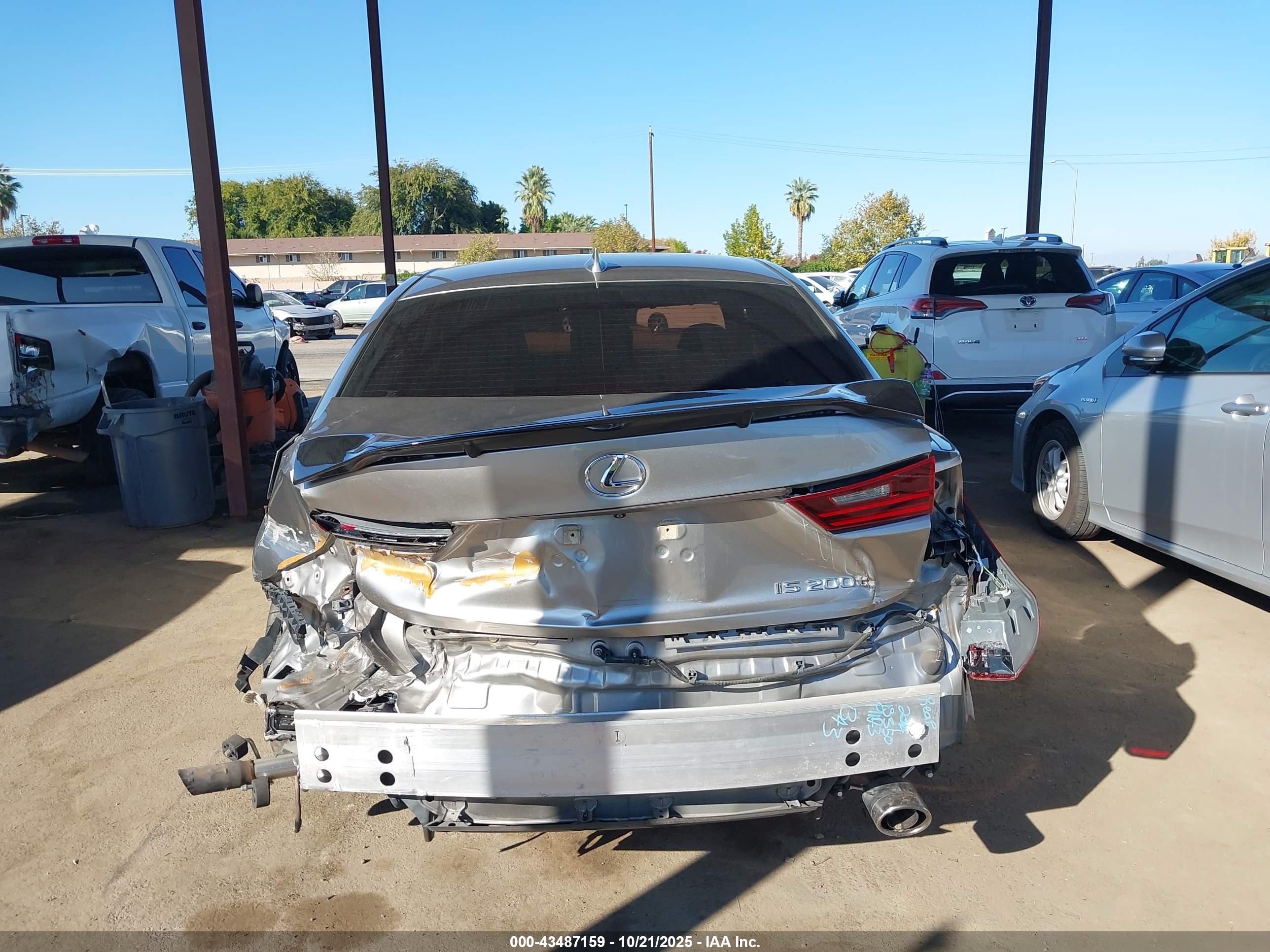 LEXUS IS image 6