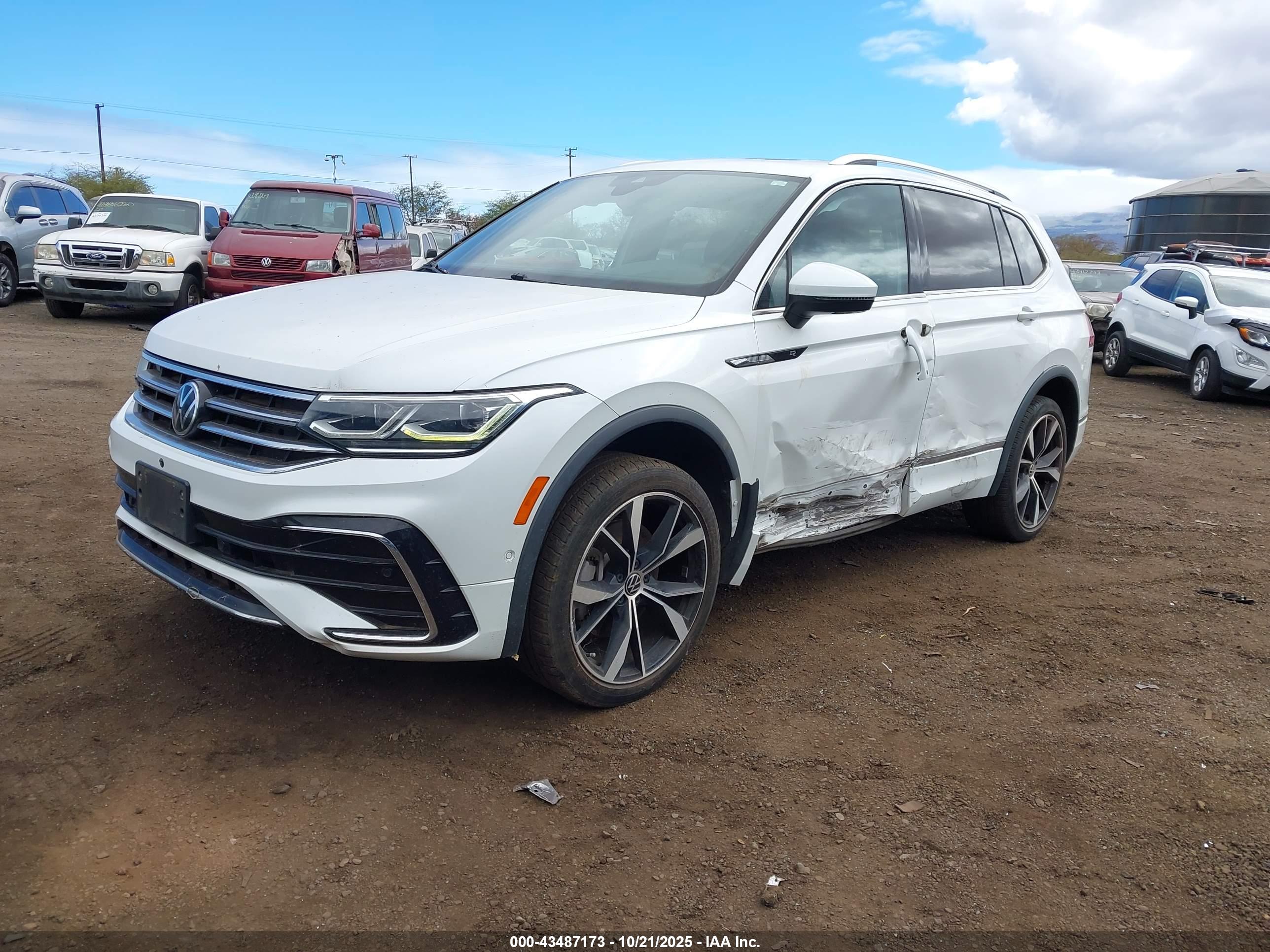 VOLKSWAGEN TIGUAN image 2