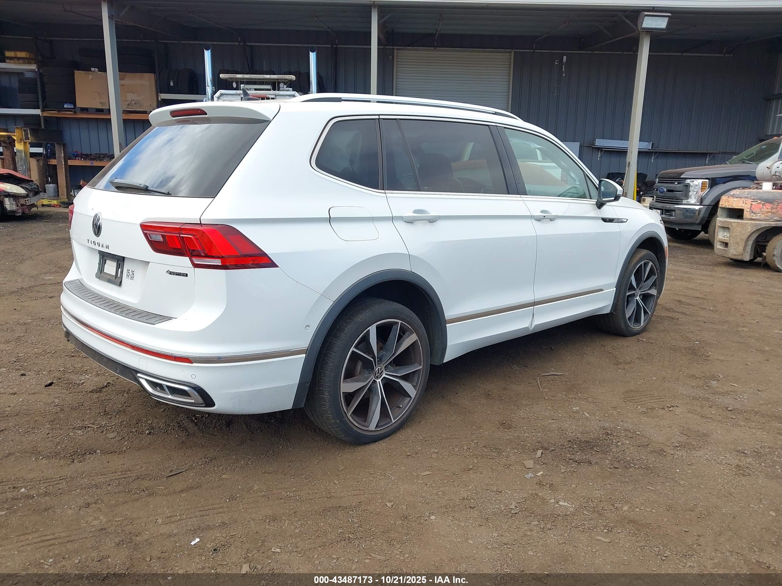 VOLKSWAGEN TIGUAN image 4