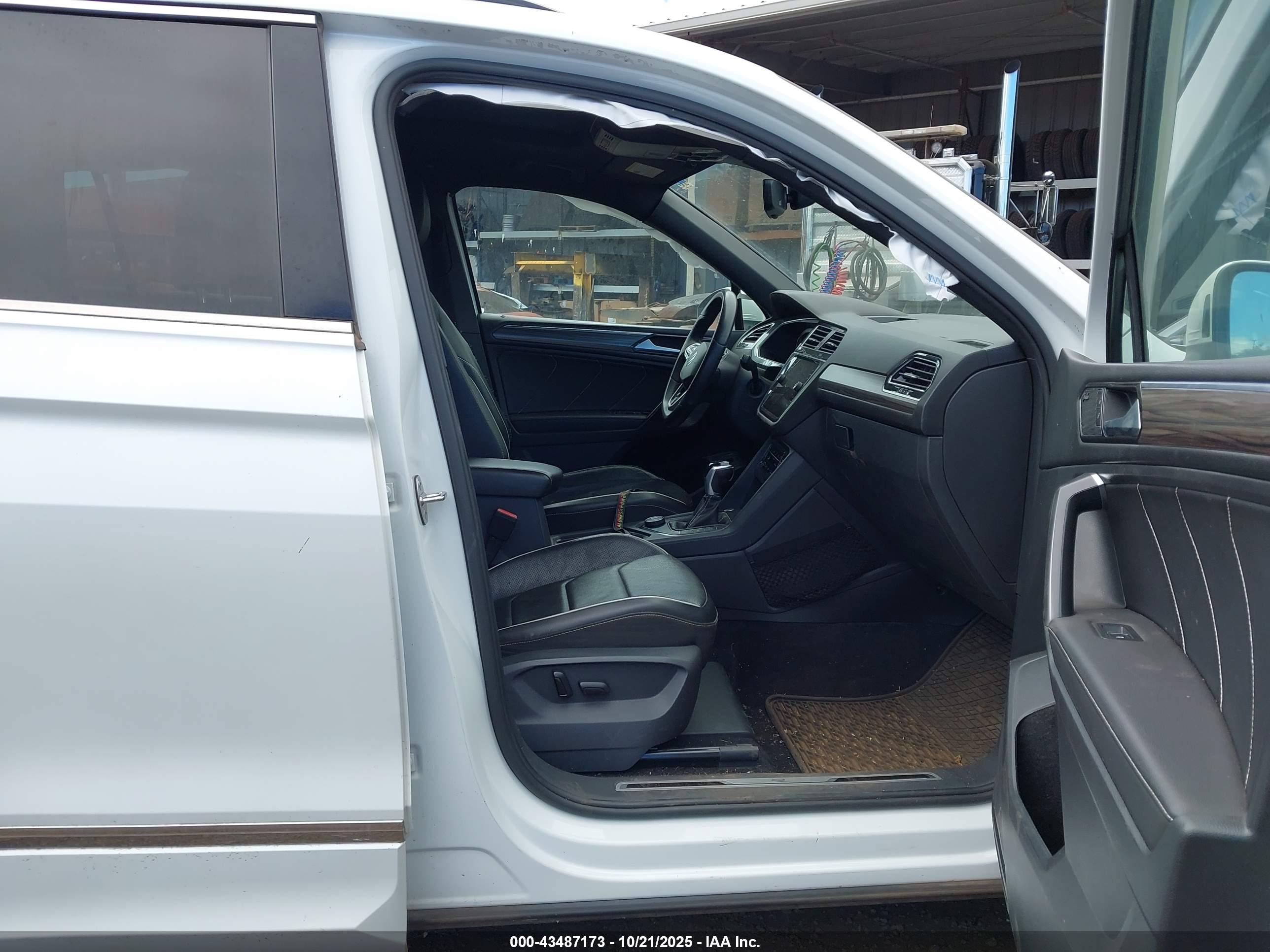 VOLKSWAGEN TIGUAN image 5