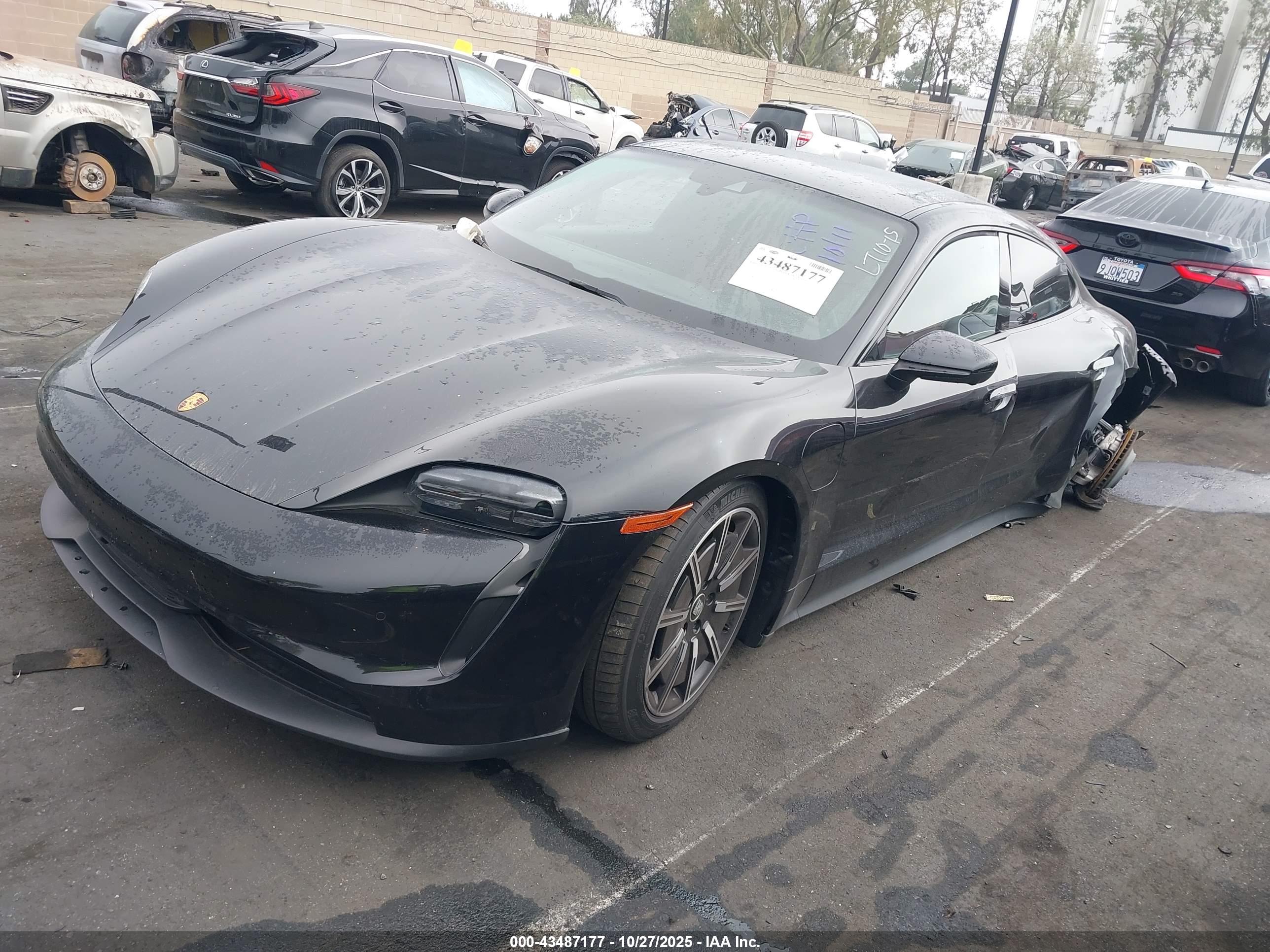 PORSCHE TAYCAN image 2