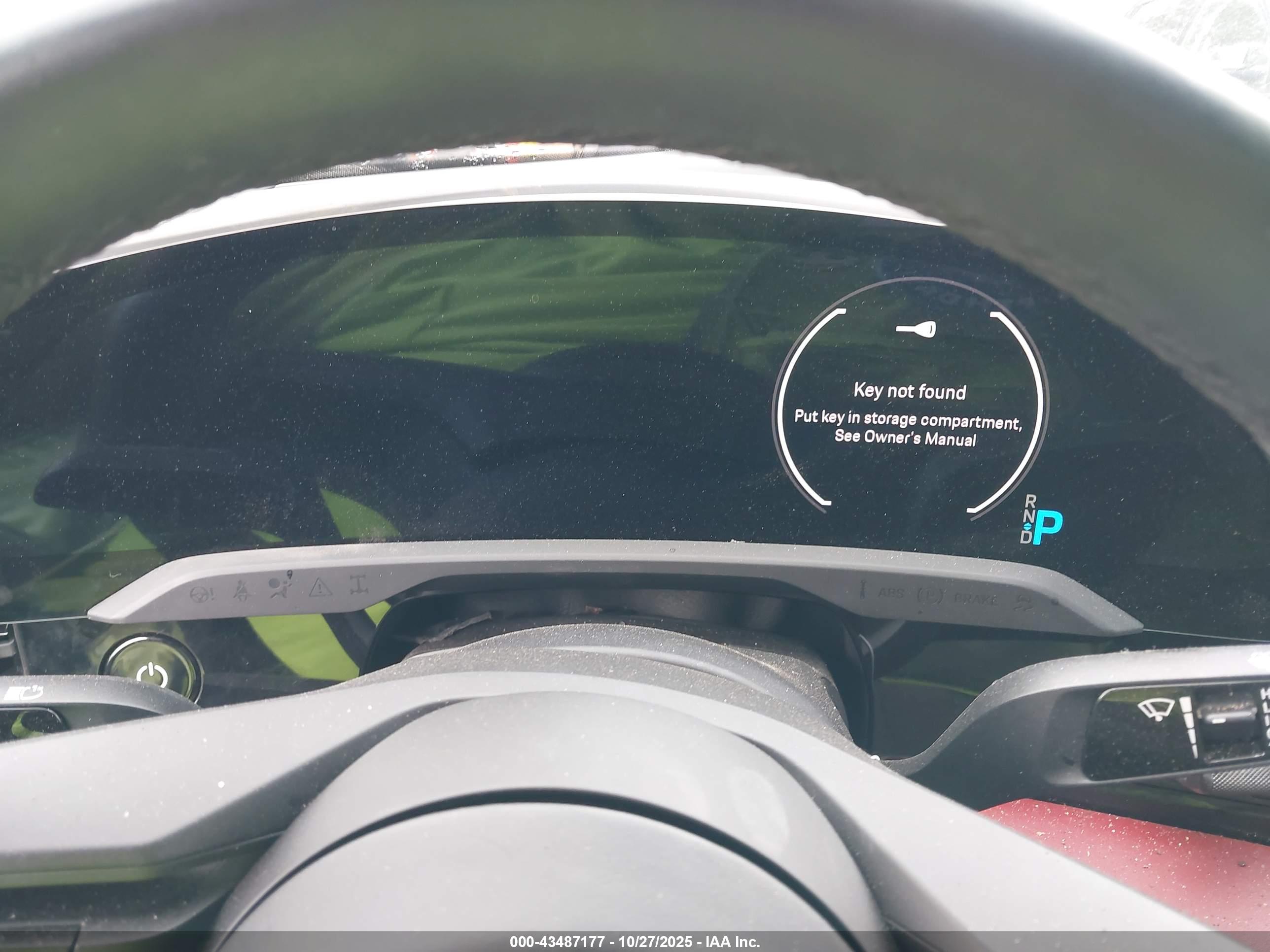 PORSCHE TAYCAN image 7