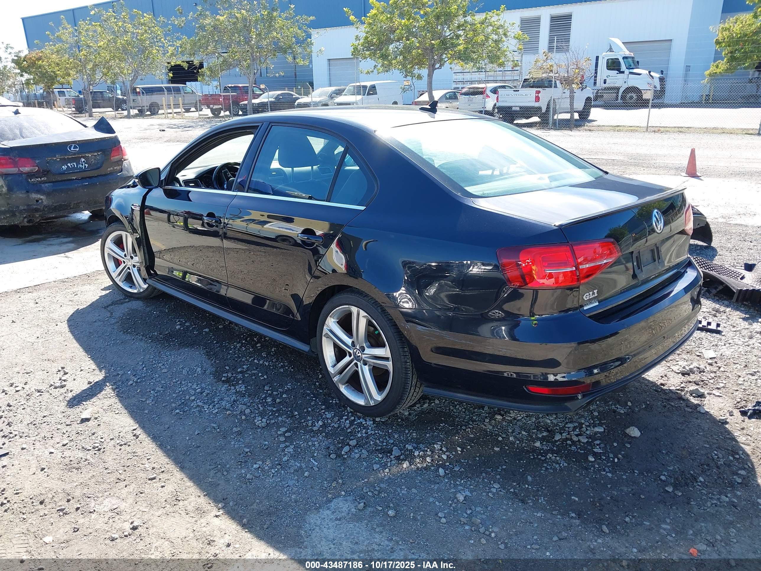 VOLKSWAGEN JETTA image 3