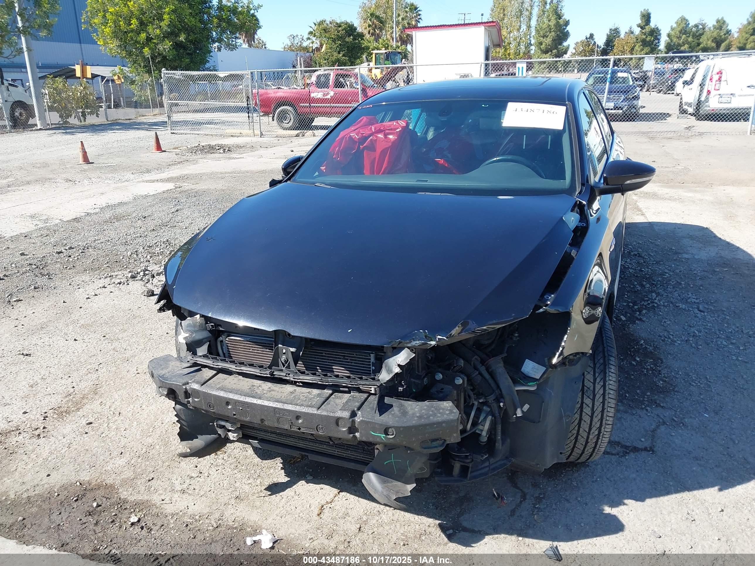 VOLKSWAGEN JETTA image 6