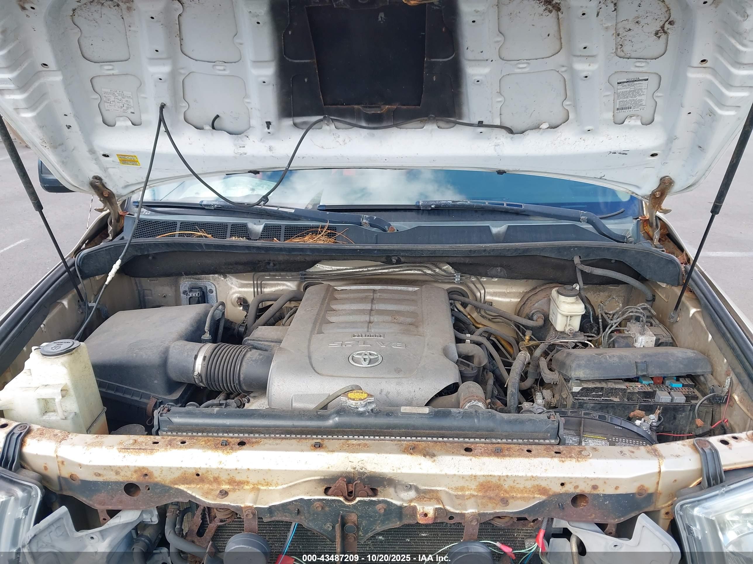 TOYOTA TUNDRA image 10