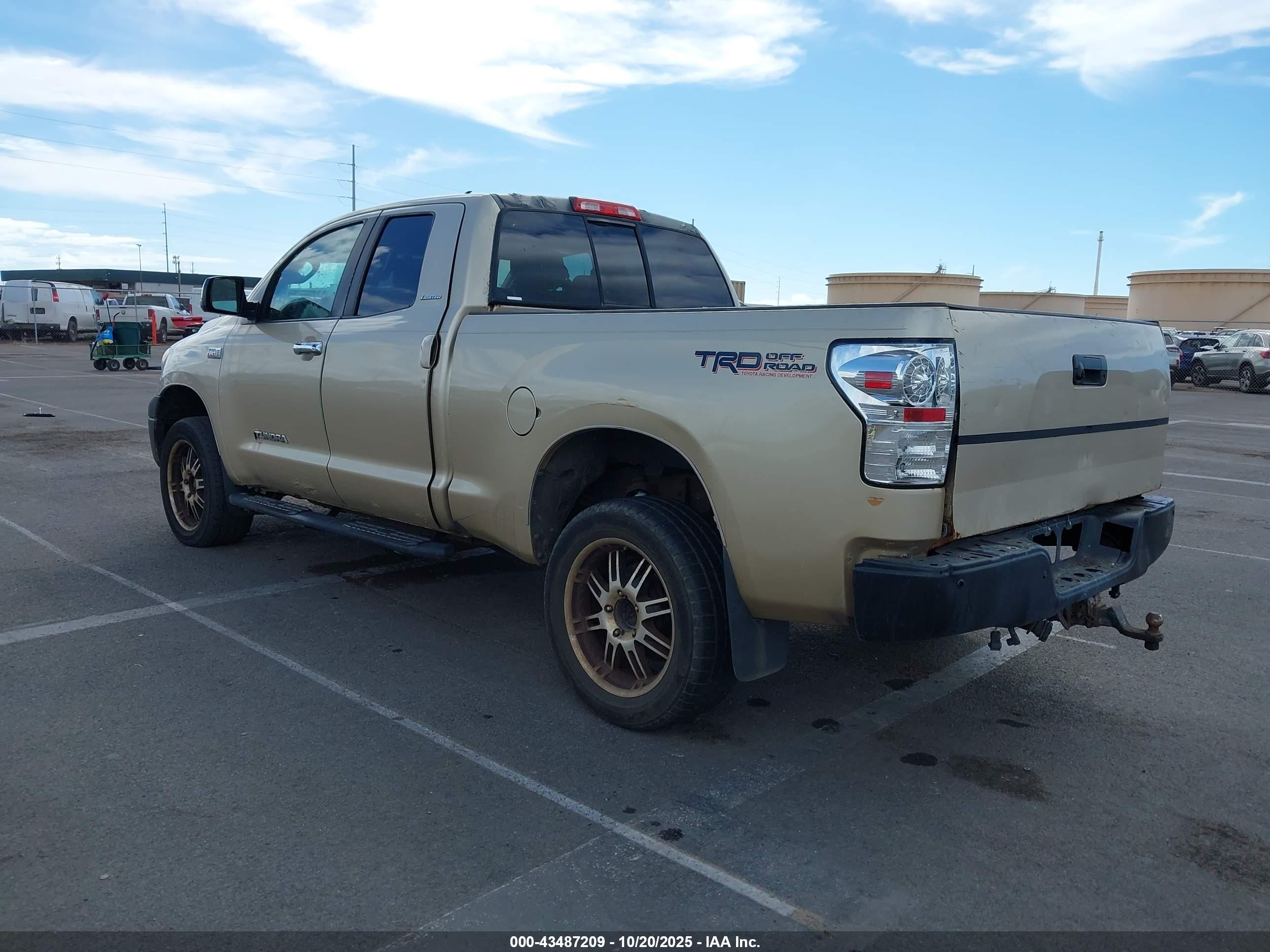 TOYOTA TUNDRA image 3