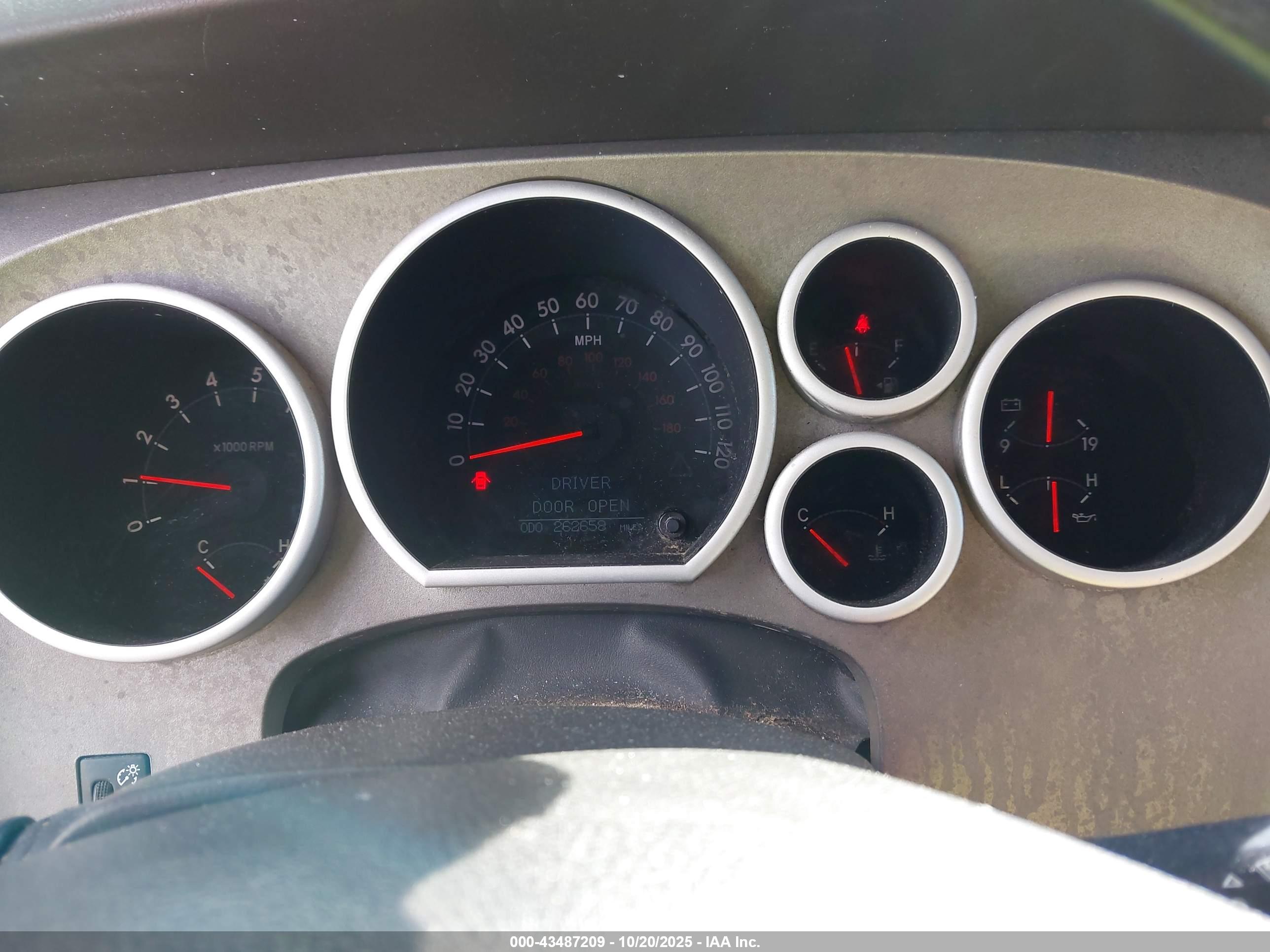 TOYOTA TUNDRA image 7