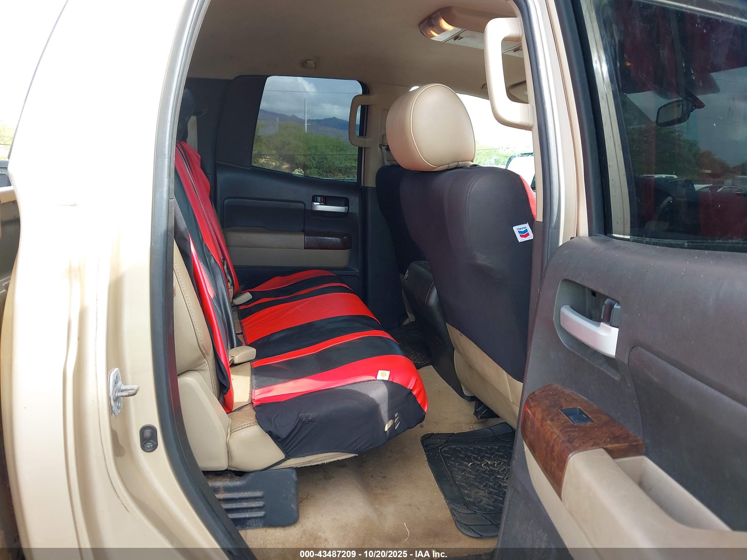 TOYOTA TUNDRA image 8