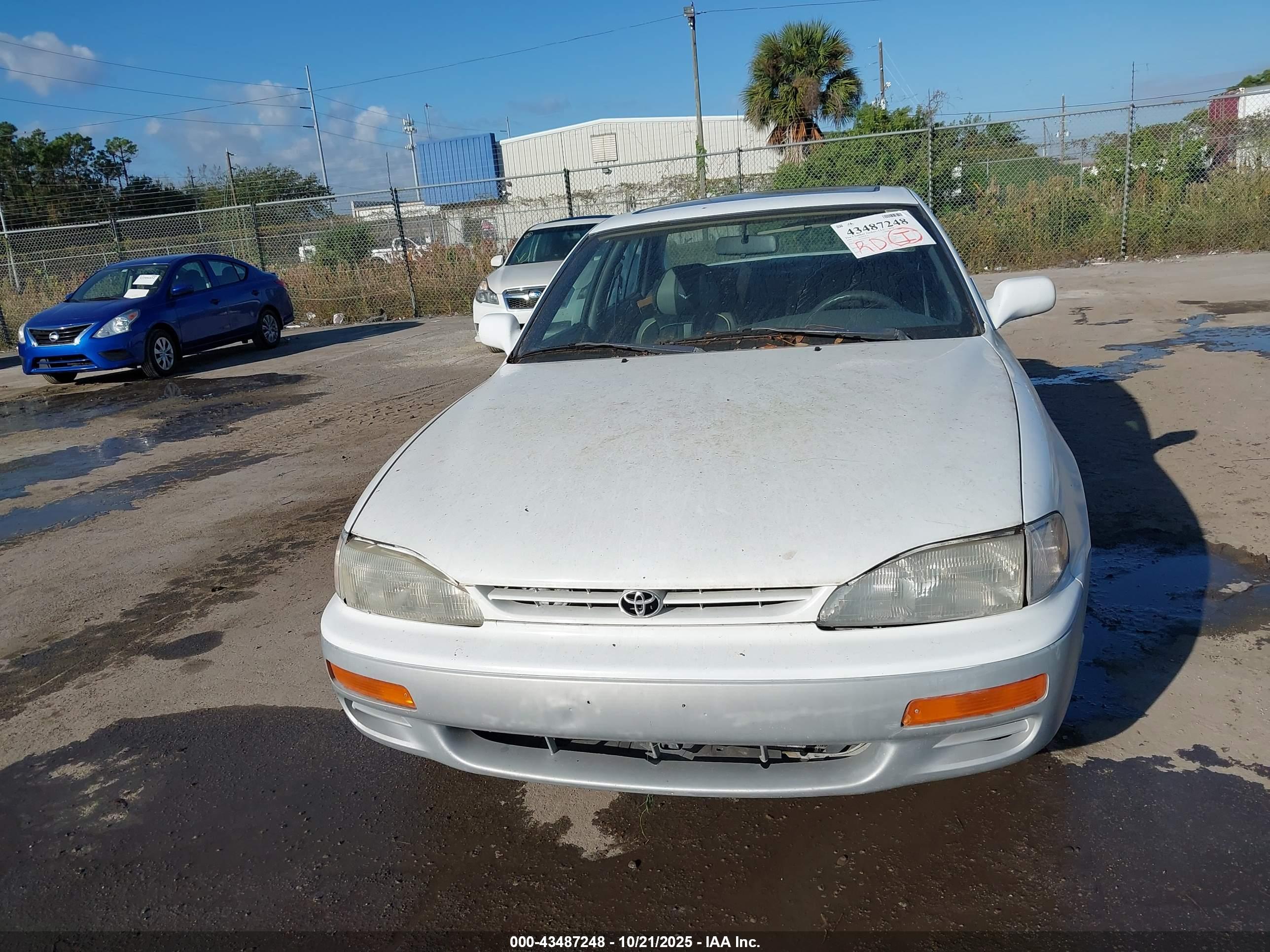 TOYOTA CAMRY image 6