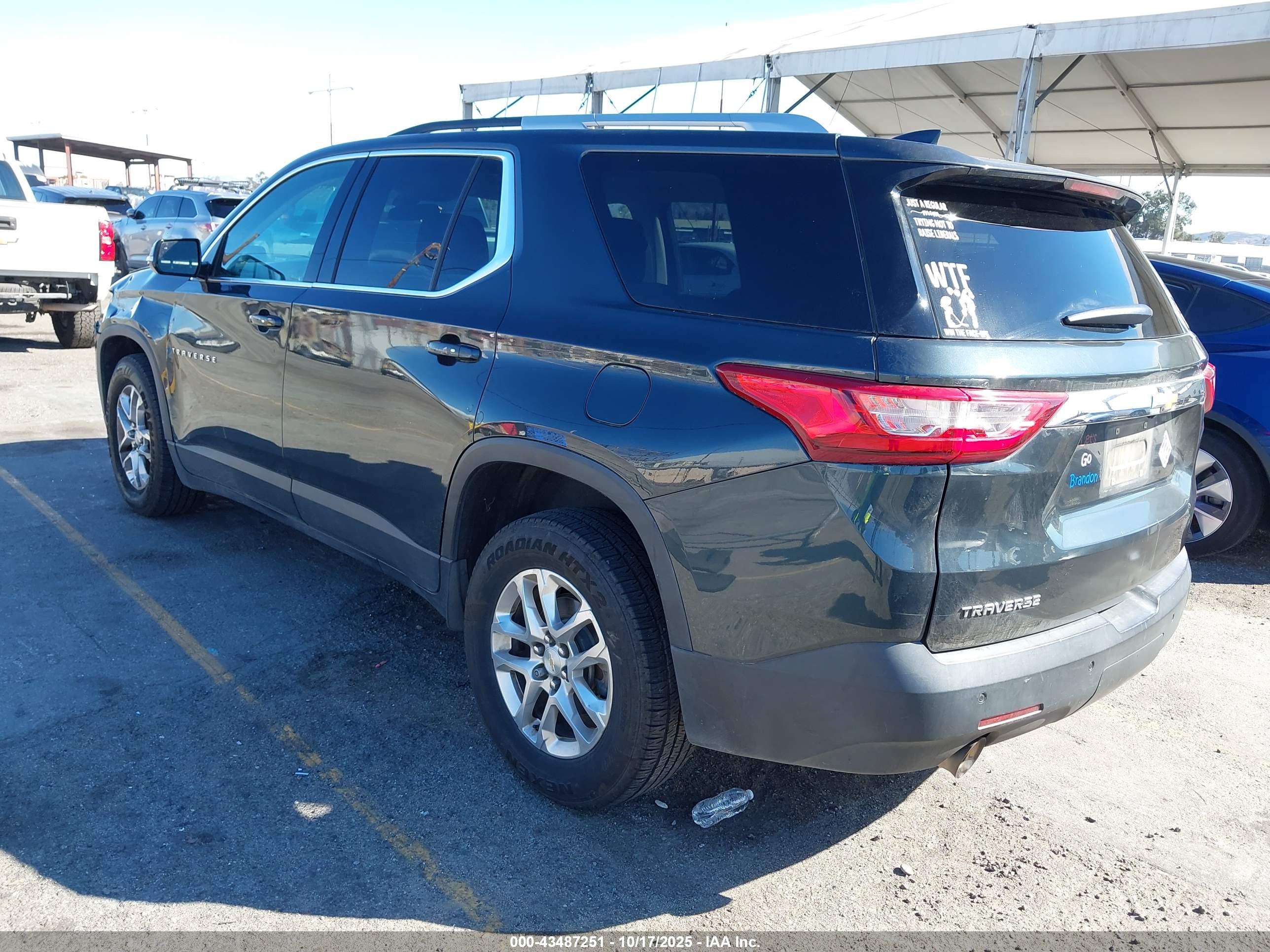 CHEVROLET TRAVERSE image 3