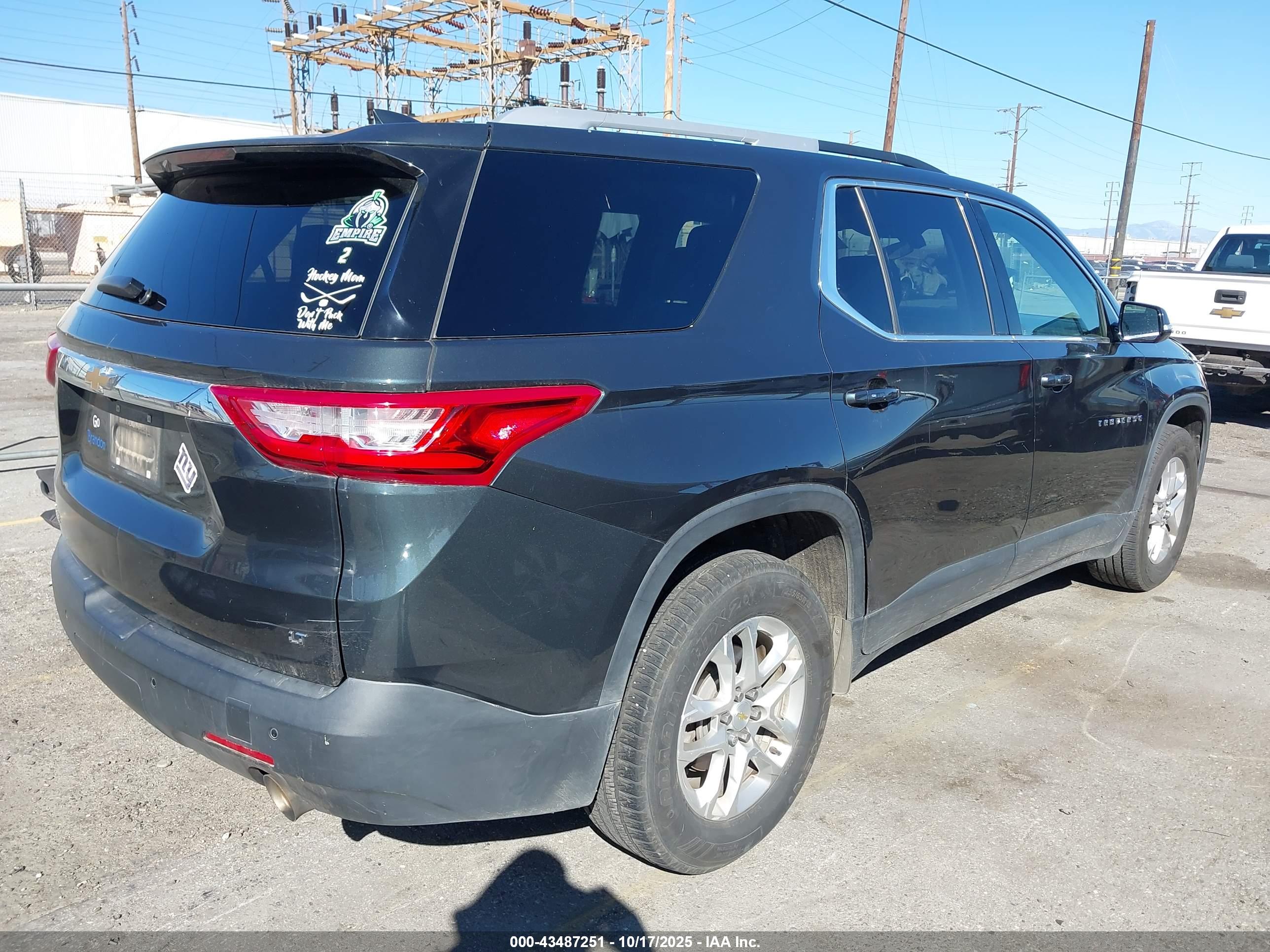 CHEVROLET TRAVERSE image 4