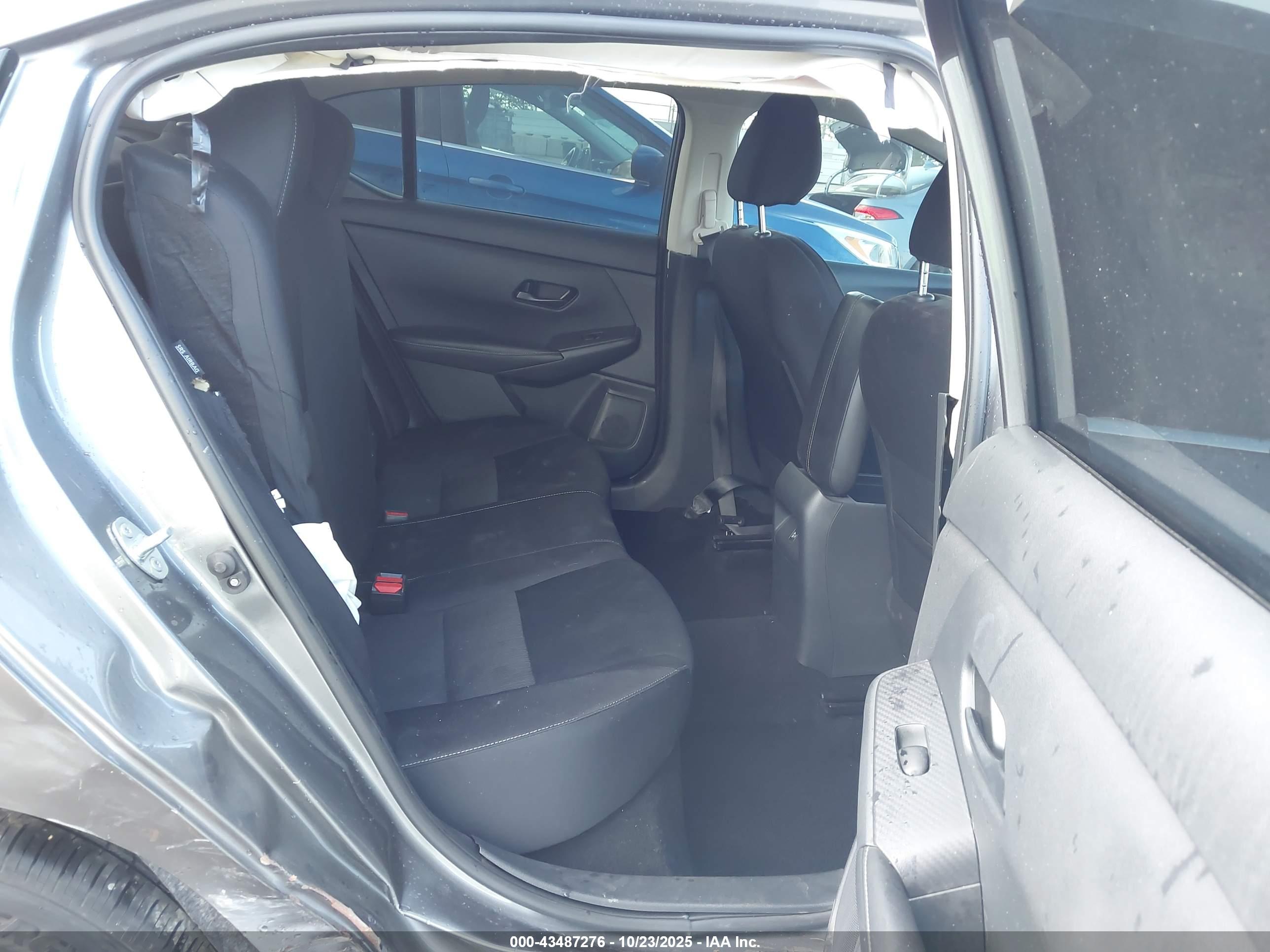 NISSAN SENTRA image 8