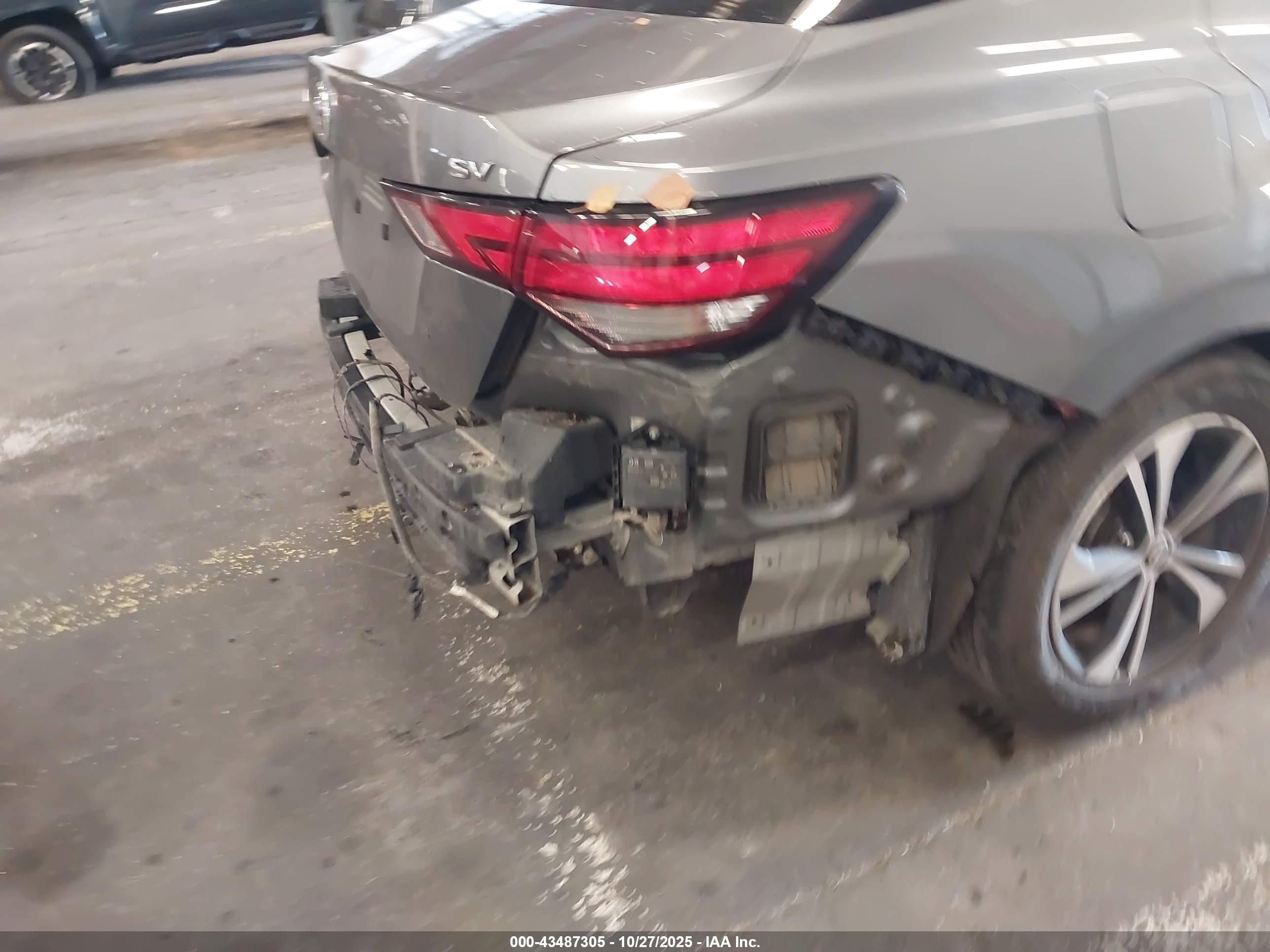 NISSAN SENTRA image 6