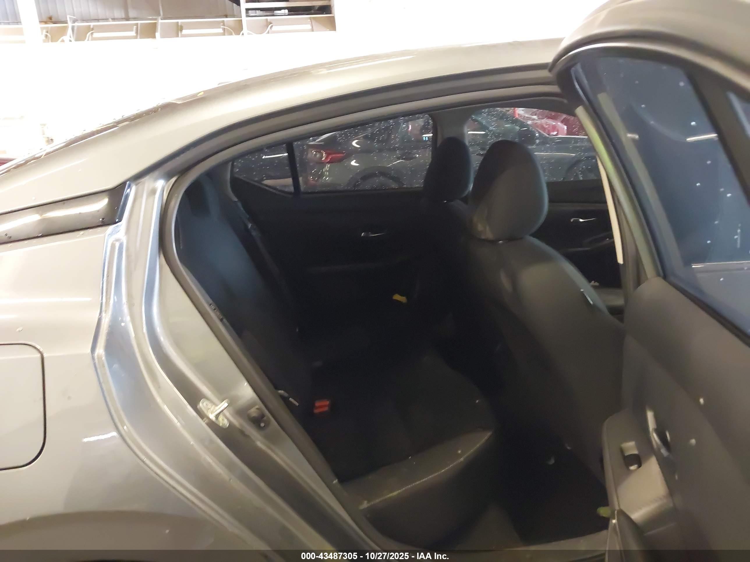 NISSAN SENTRA image 8