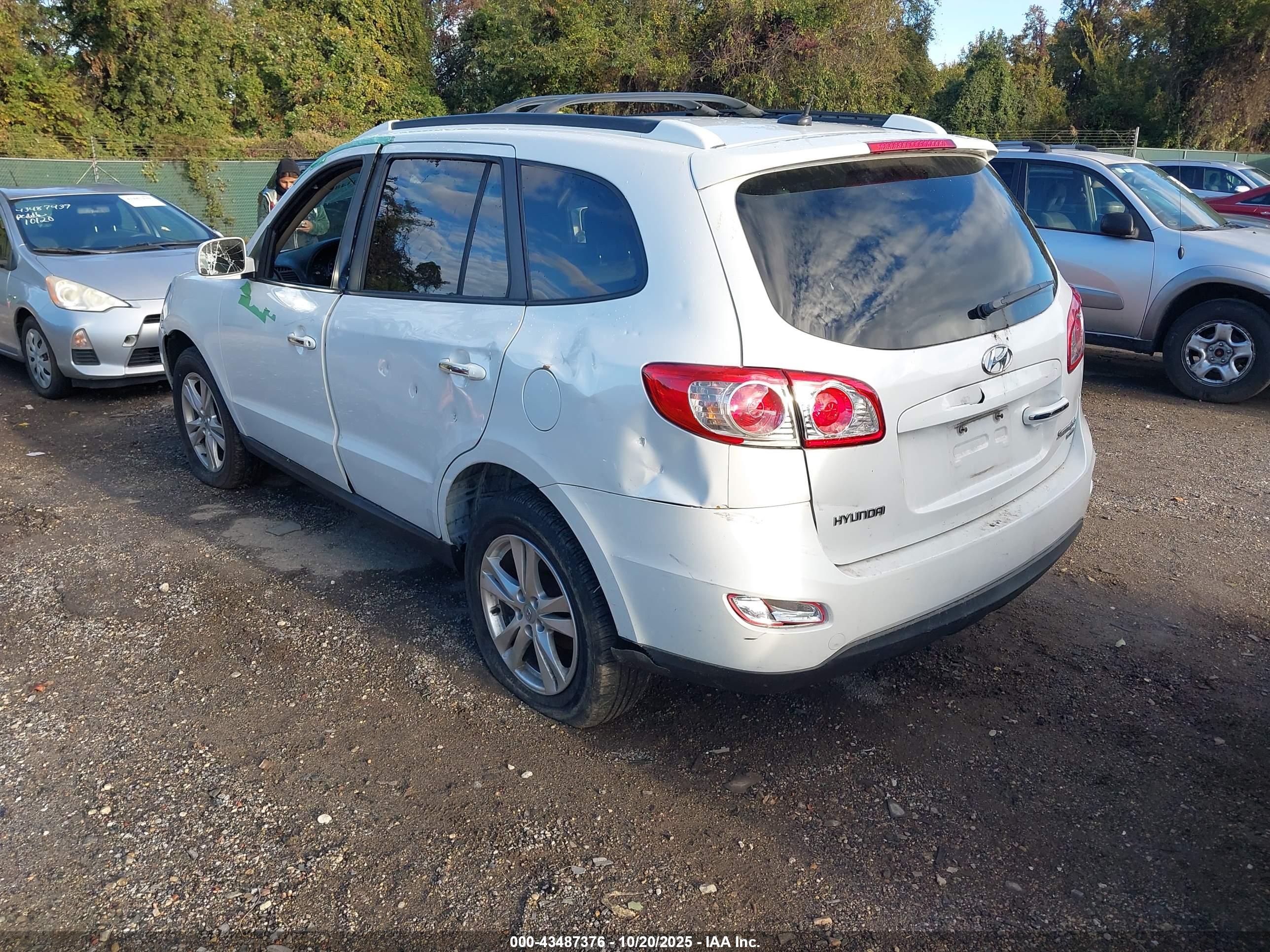 HYUNDAI SANTA image 3