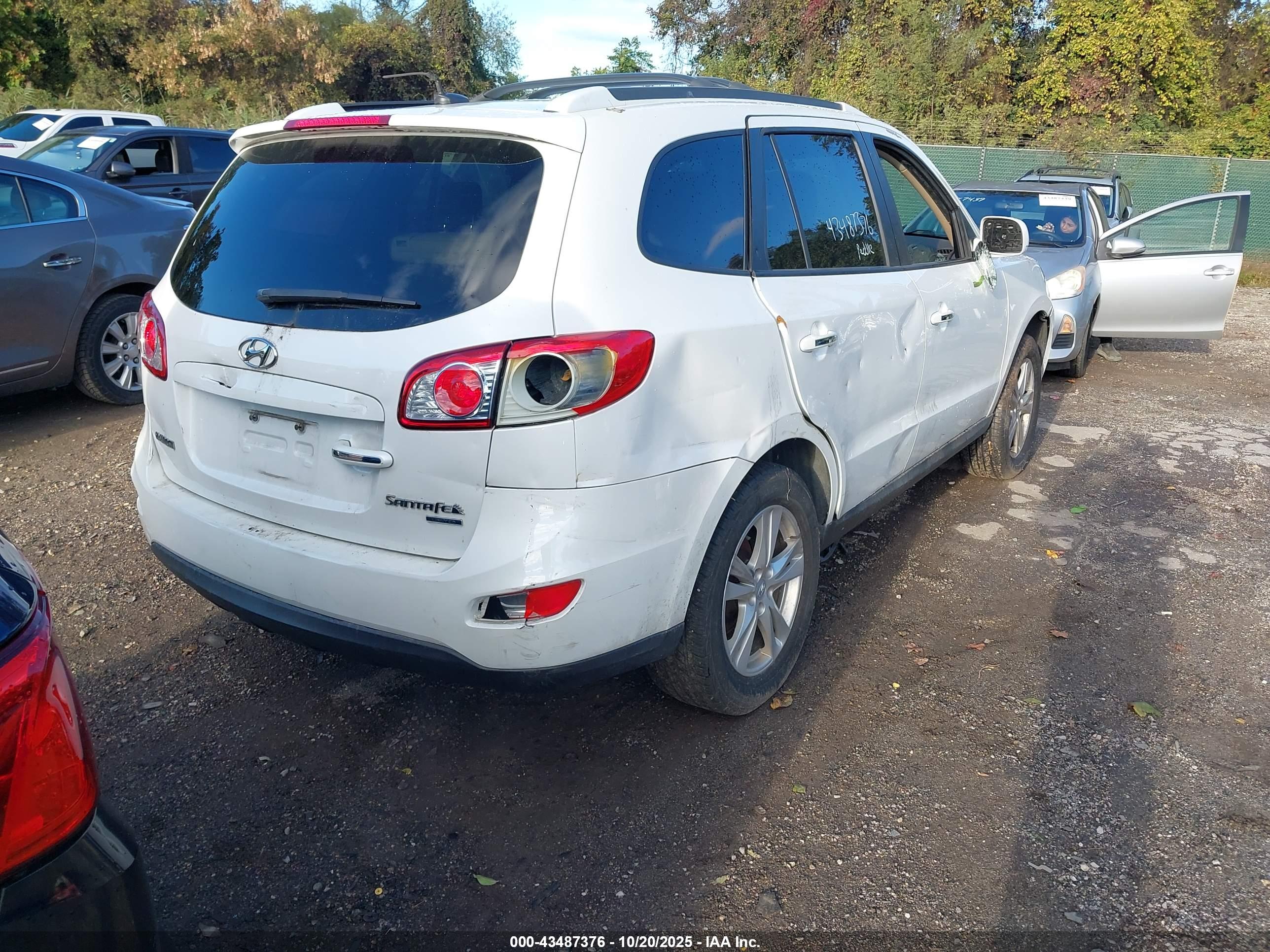 HYUNDAI SANTA image 4