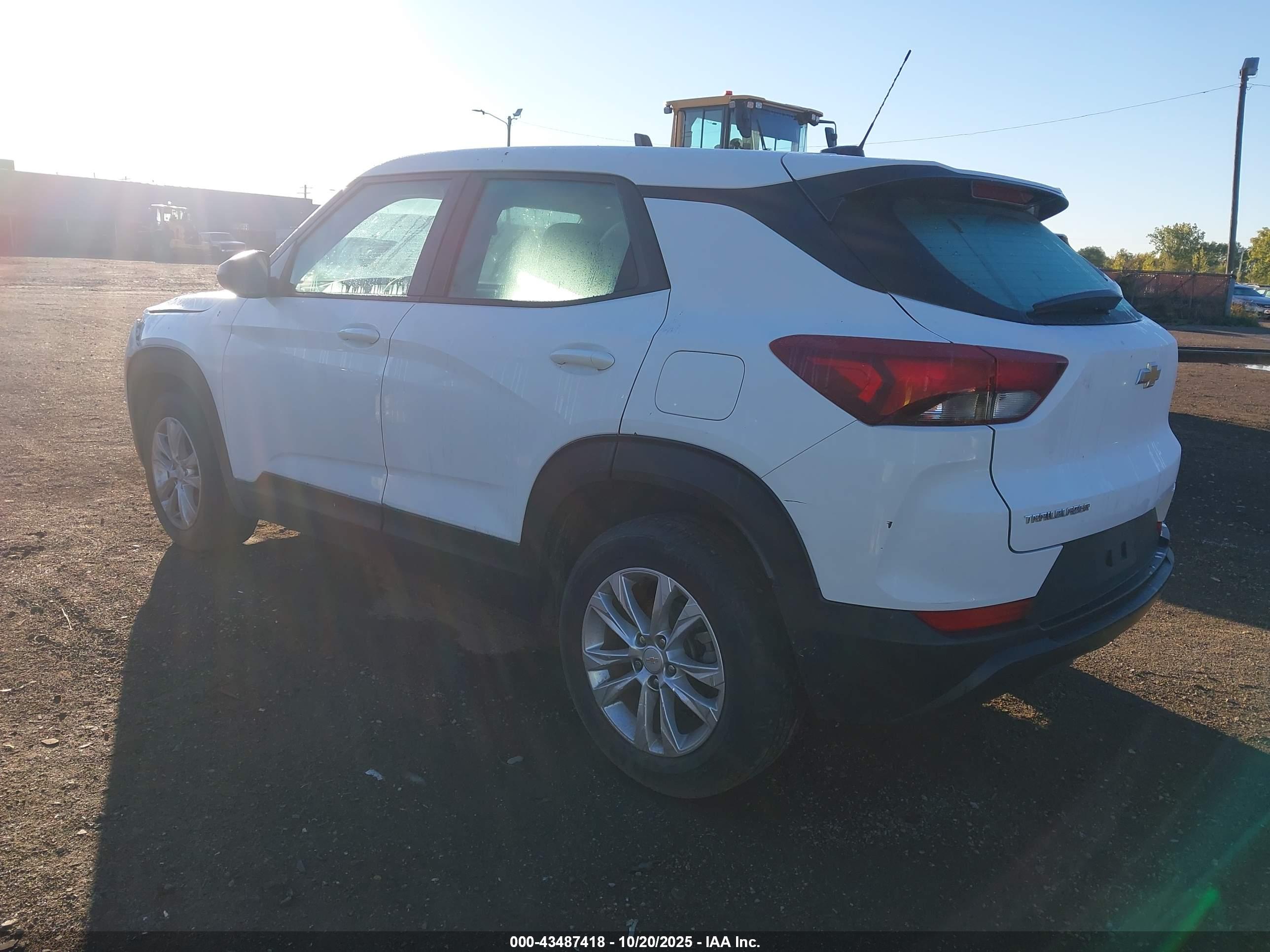 CHEVROLET TRAILBLAZER image 3