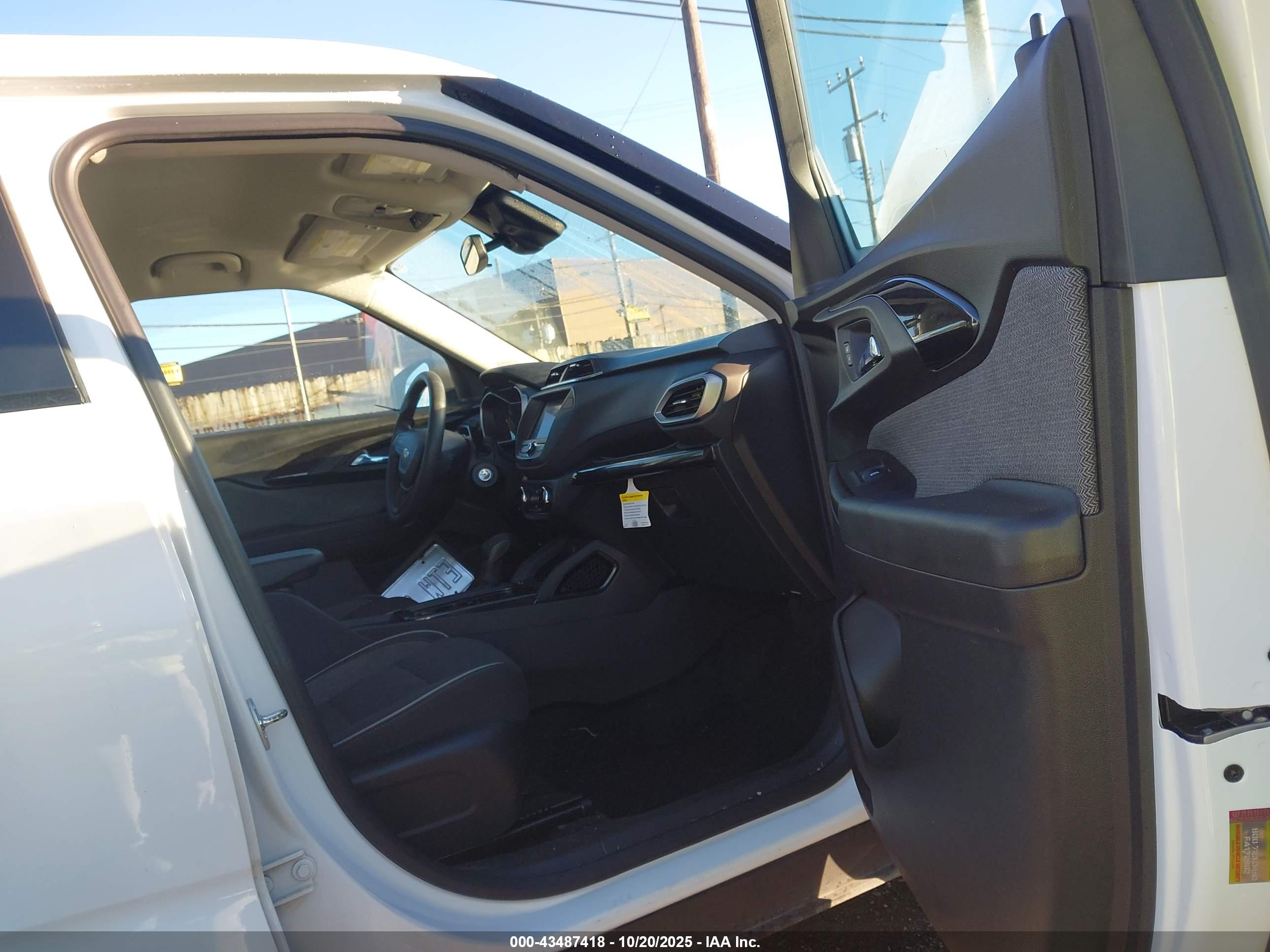 CHEVROLET TRAILBLAZER image 5