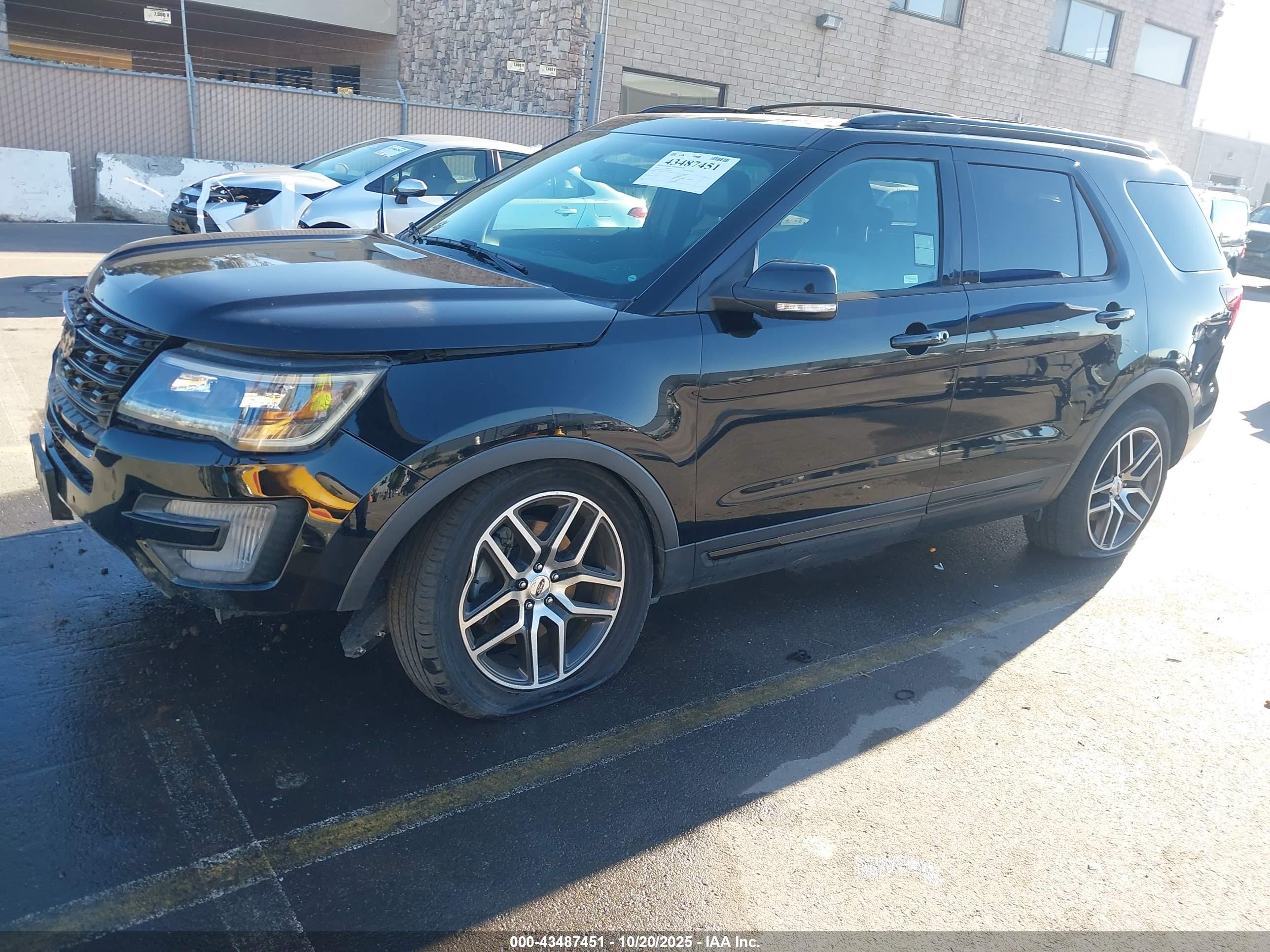 FORD EXPLORER image 2