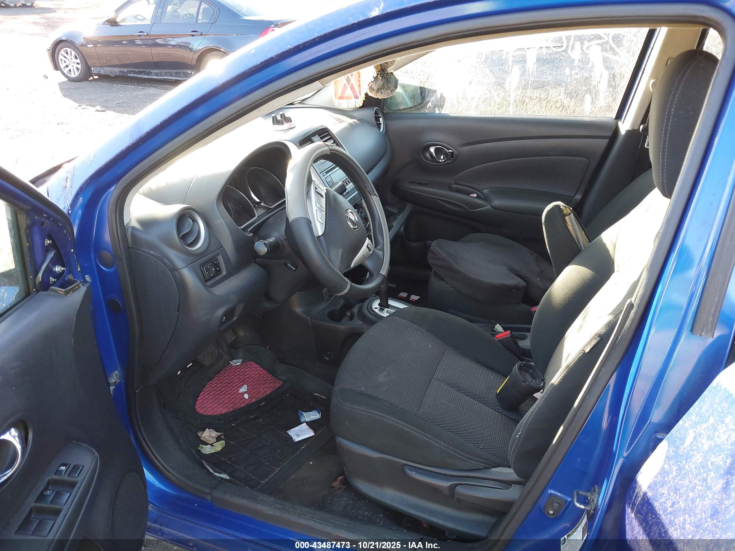 NISSAN VERSA image 5
