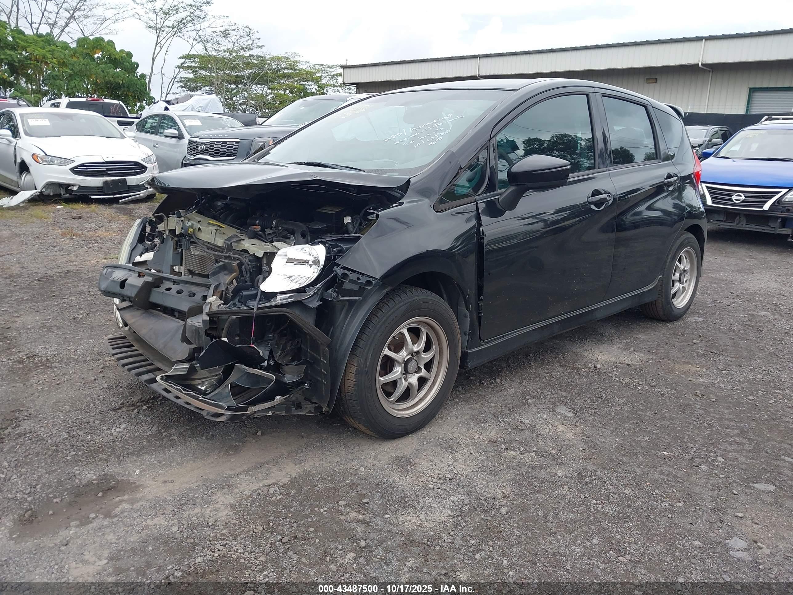 NISSAN VERSA image 2