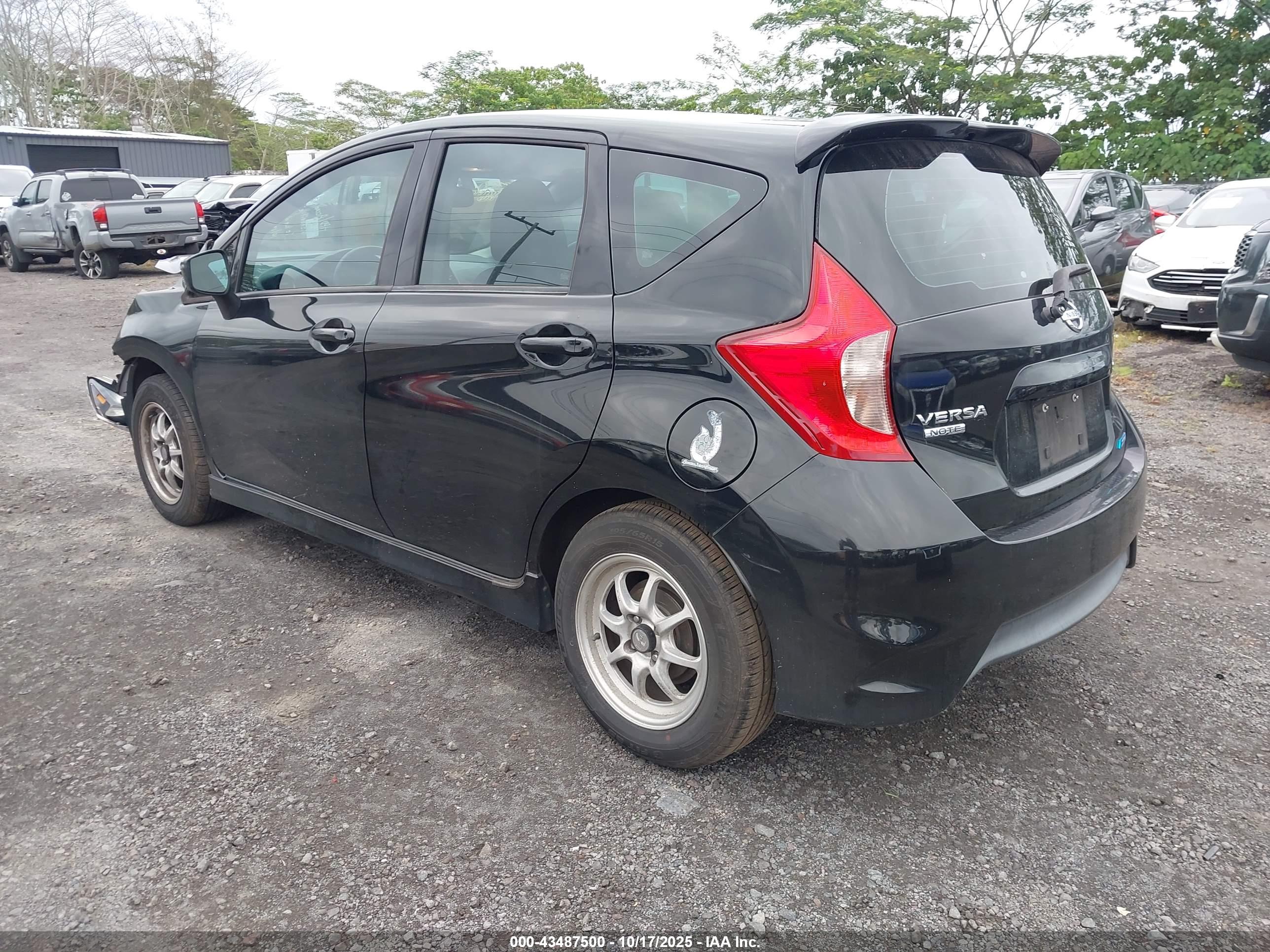 NISSAN VERSA image 3