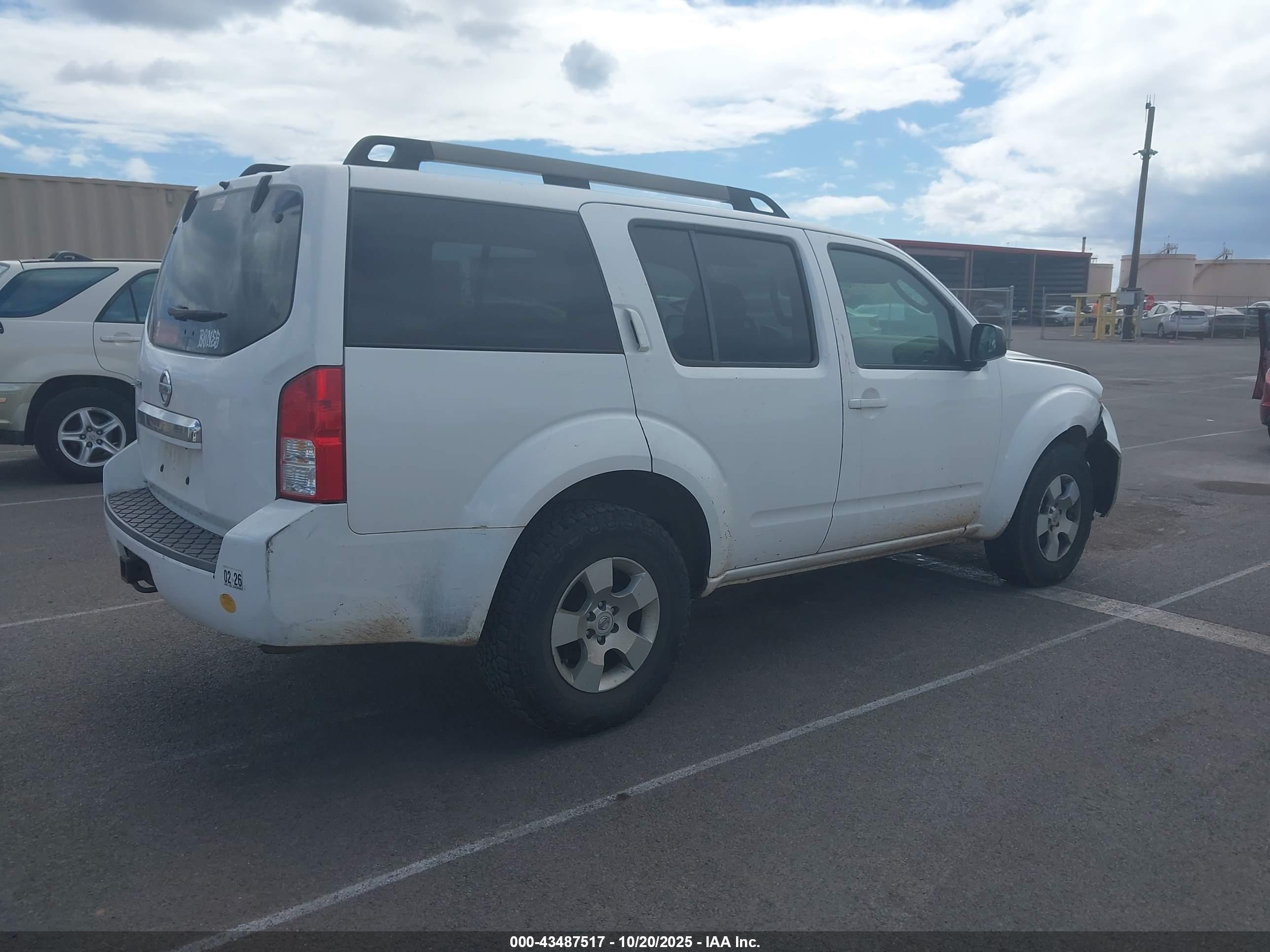 NISSAN PATHFINDER image 4