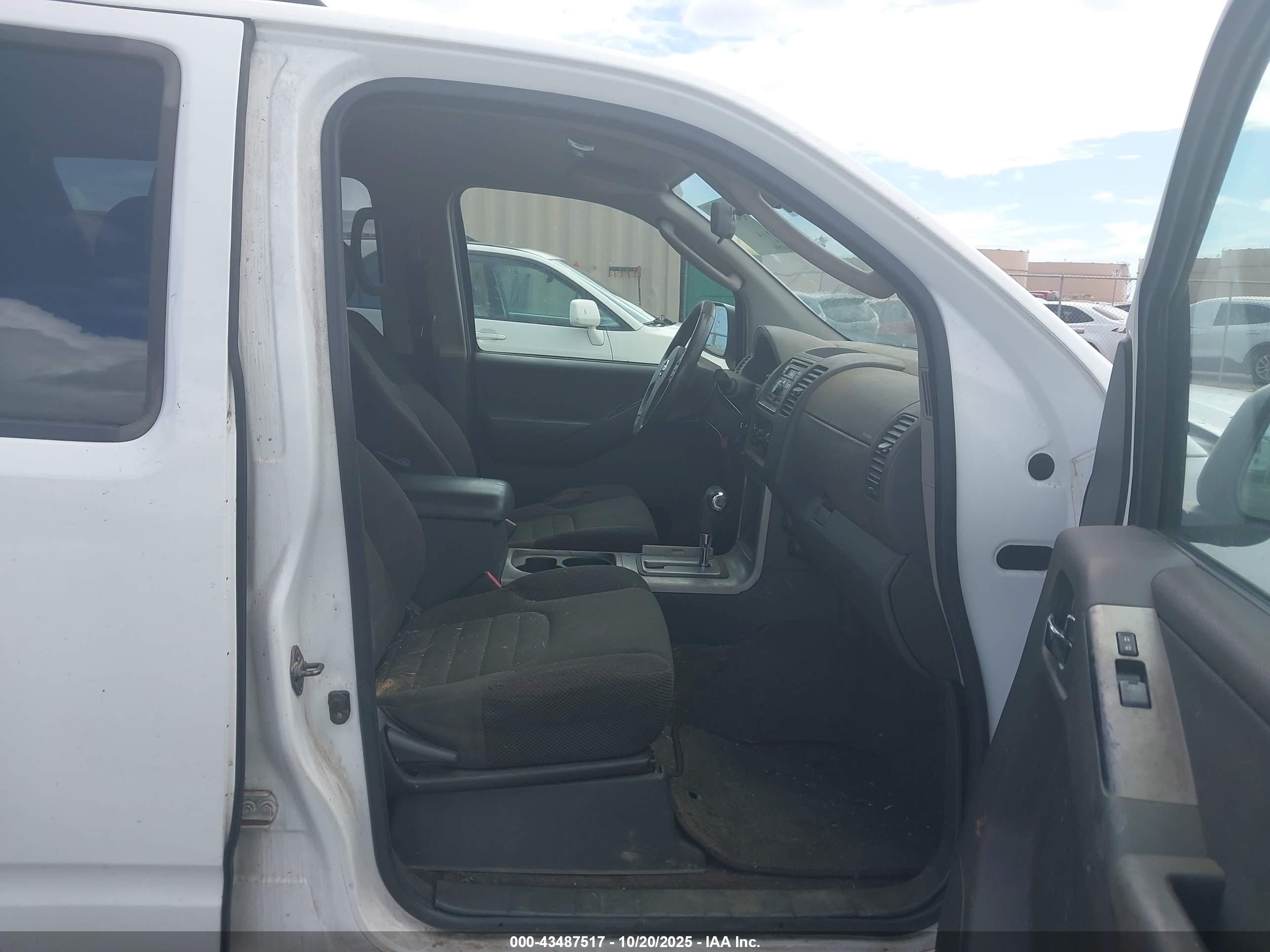 NISSAN PATHFINDER image 5