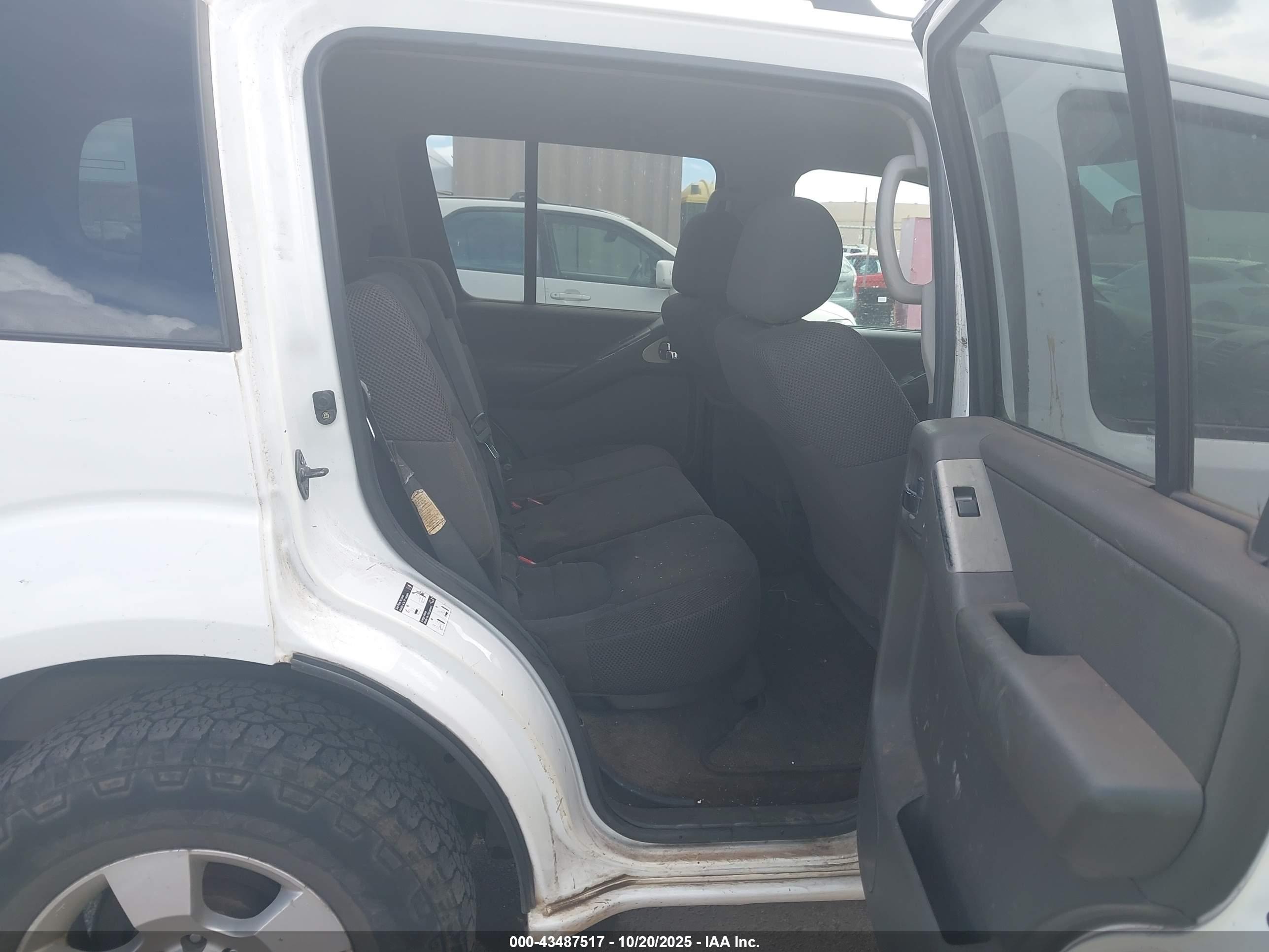 NISSAN PATHFINDER image 8